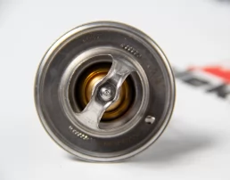 2830734 Термостат CNH 504038890