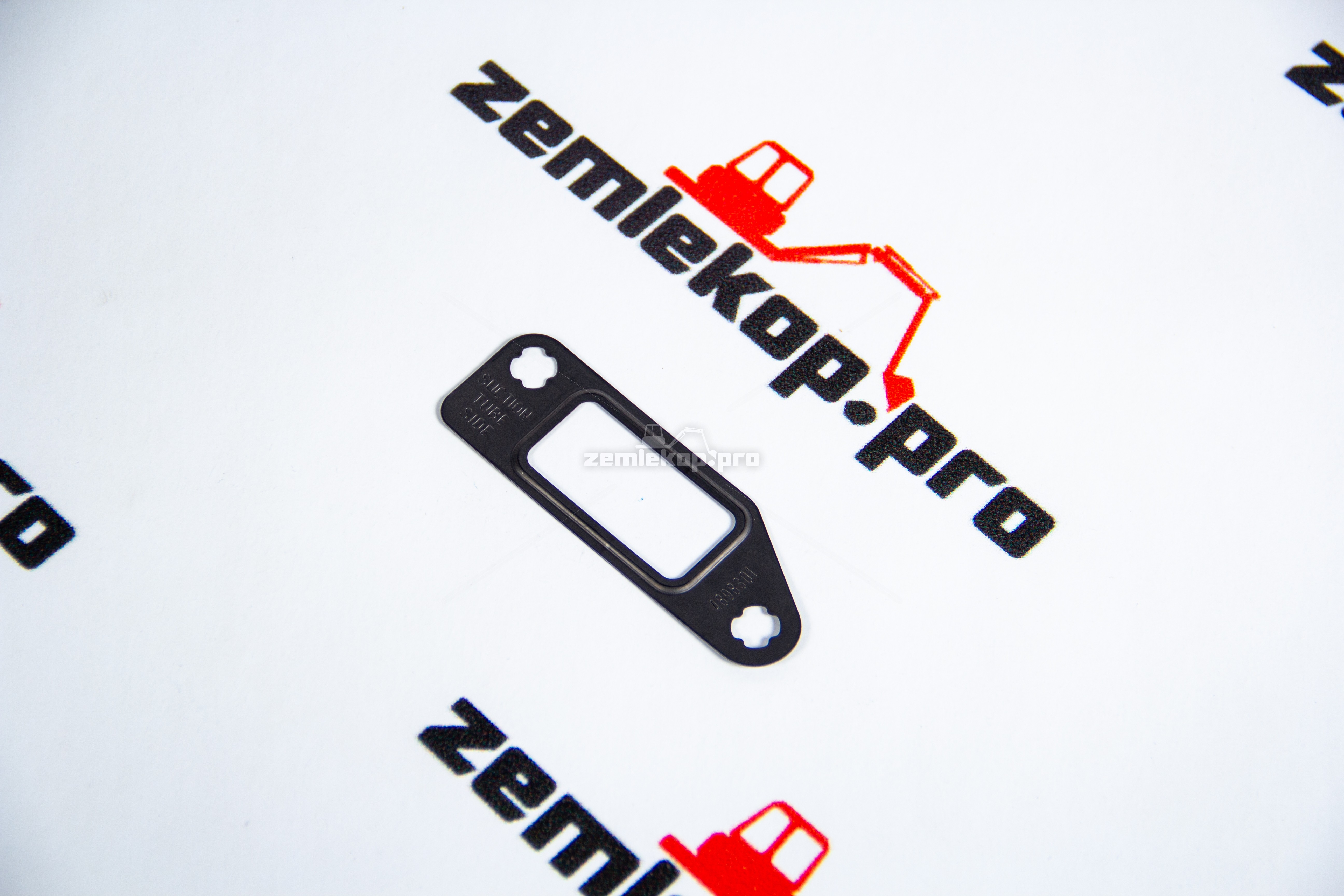 4898301 Прокладка поддона CNH
