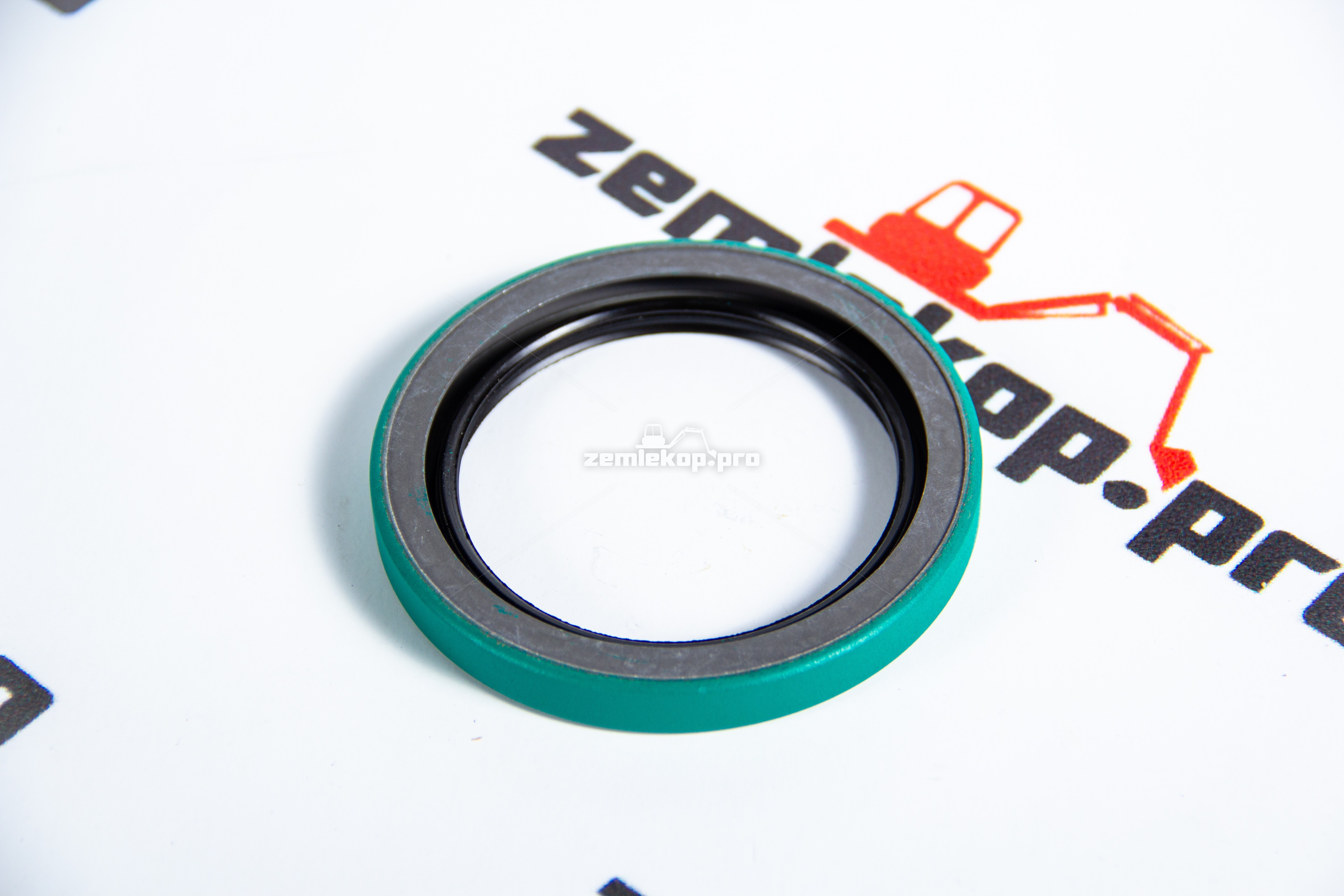 81834073 Сальник CNH