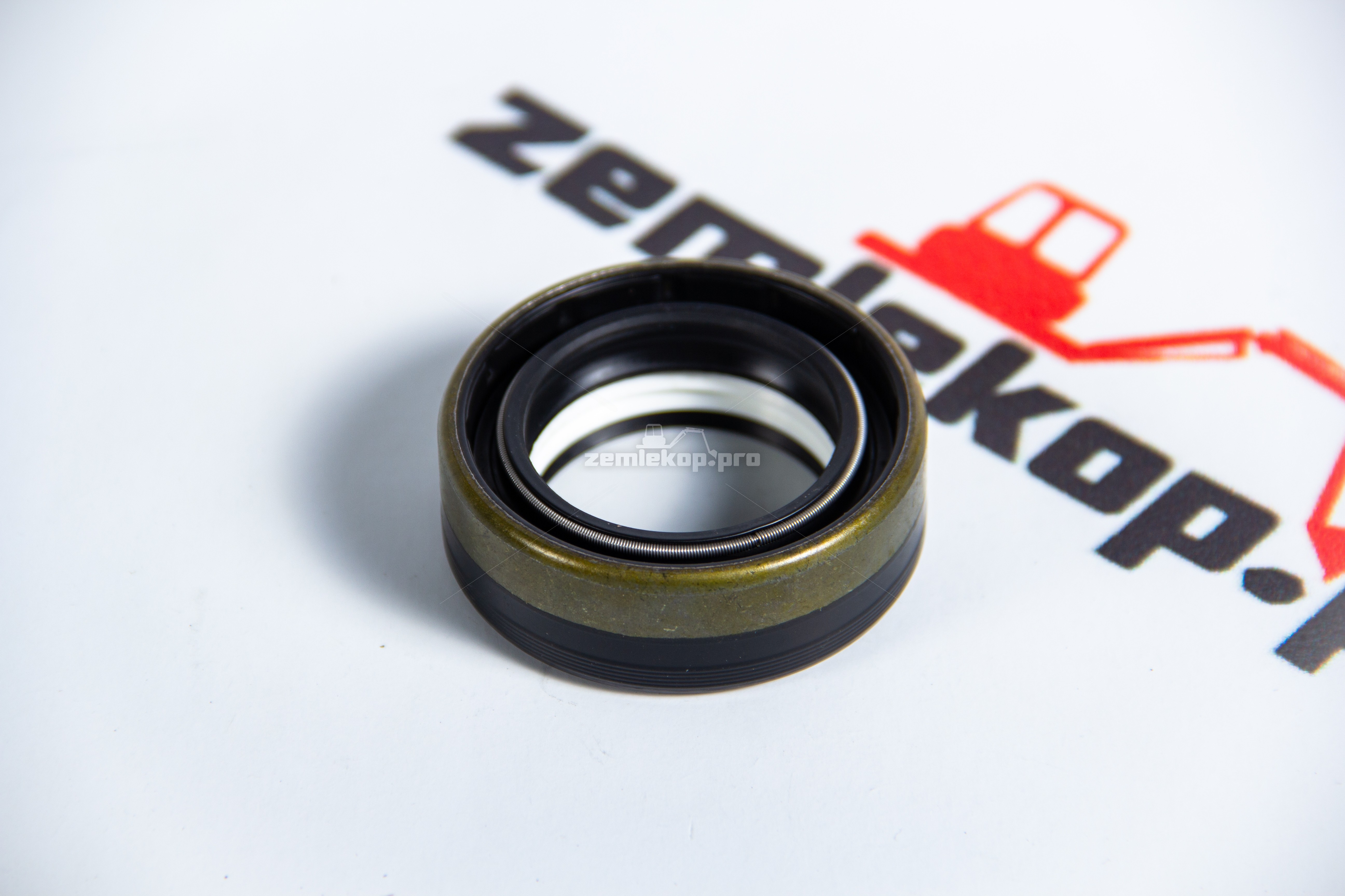 84266933 Сальник