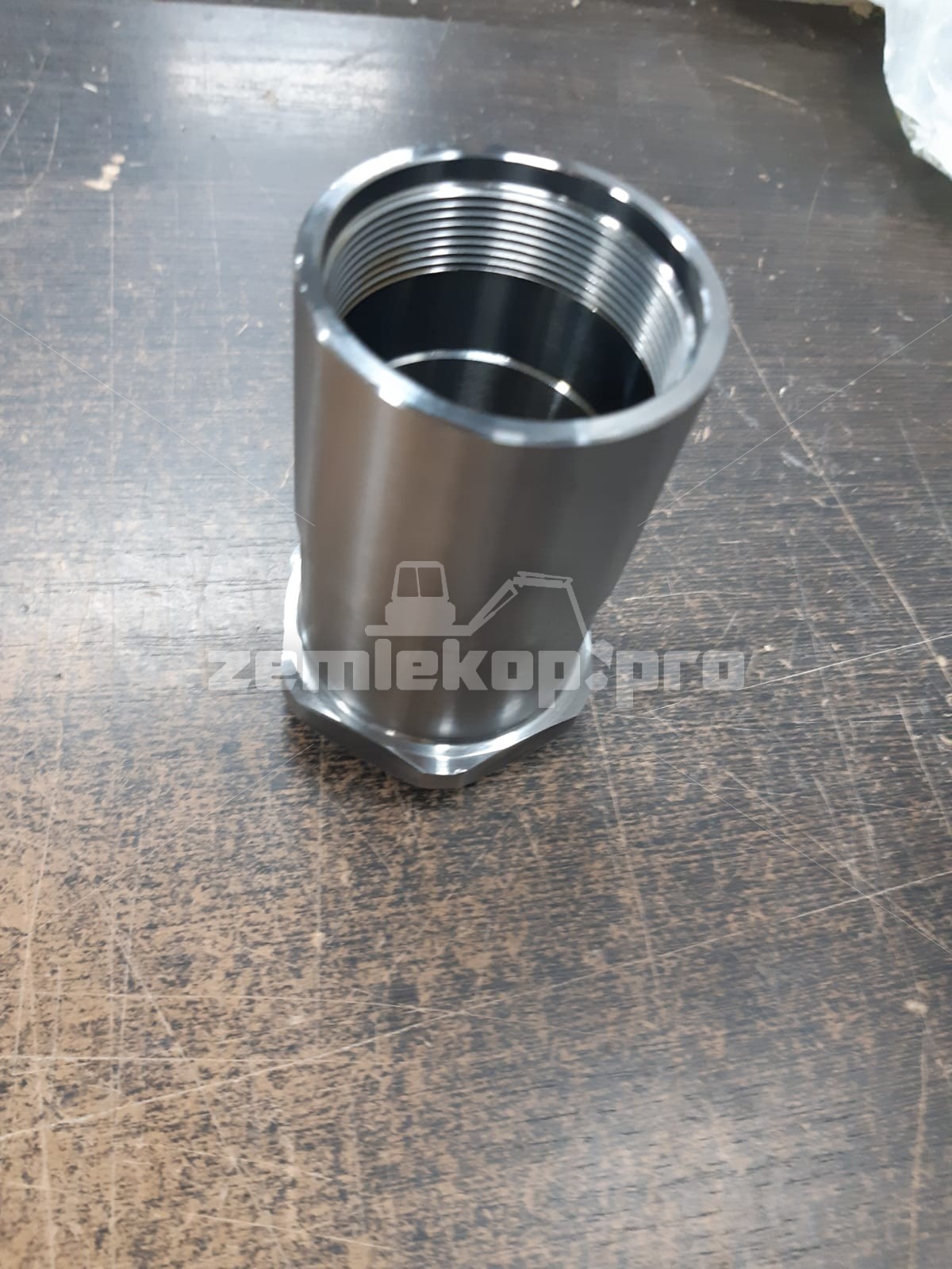 84316956 Гайка полуоси