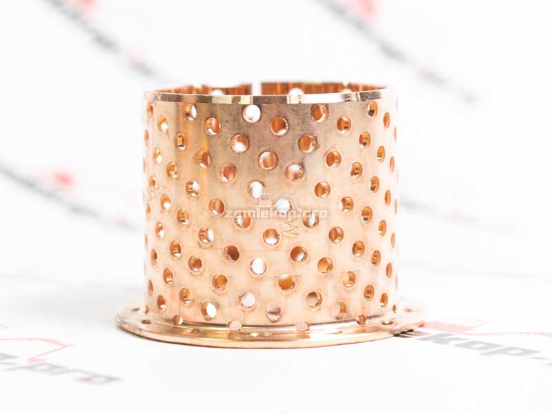 212.01.011.01 Втулка шкворня DANA