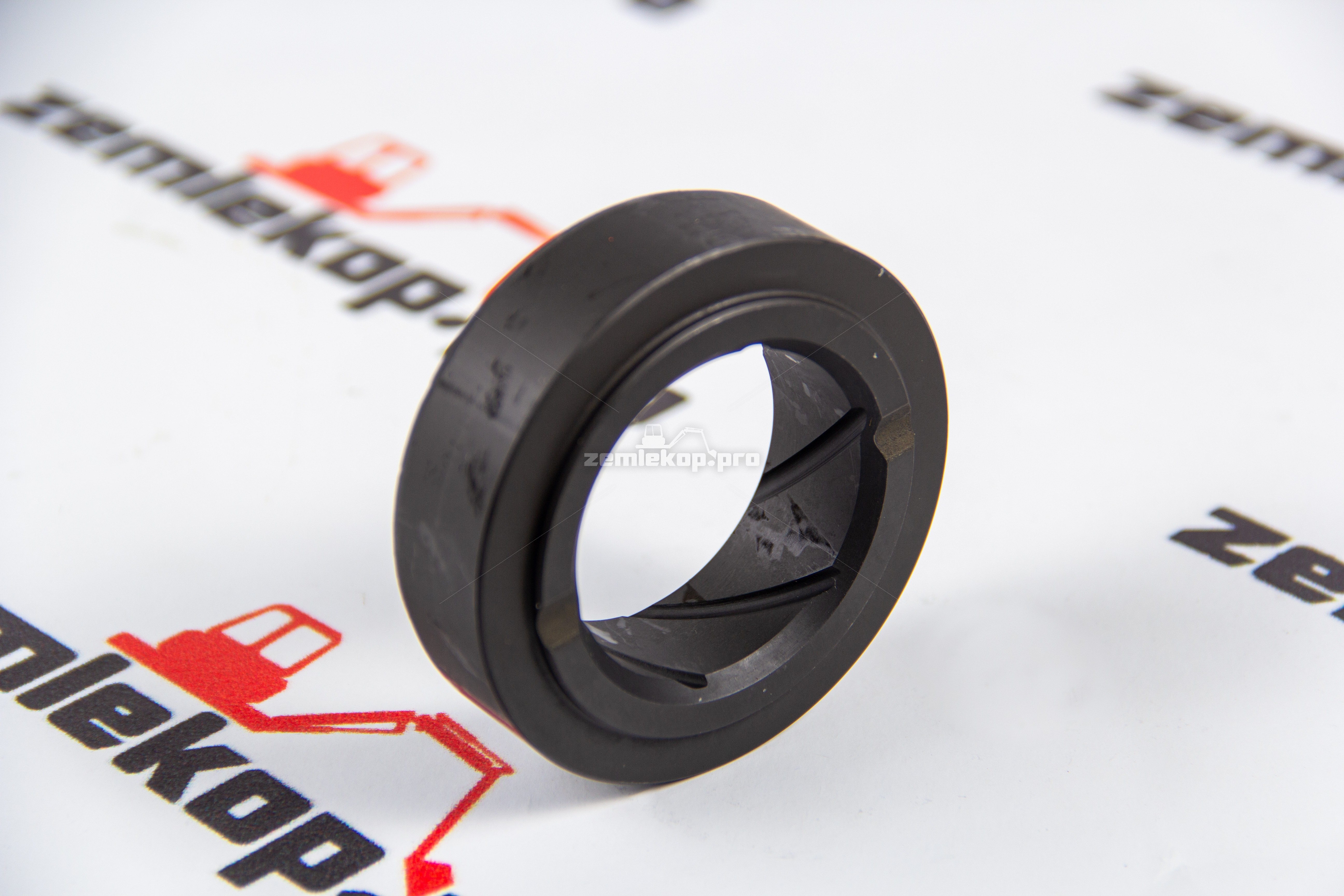 290.06.015.02 Втулка DANA 