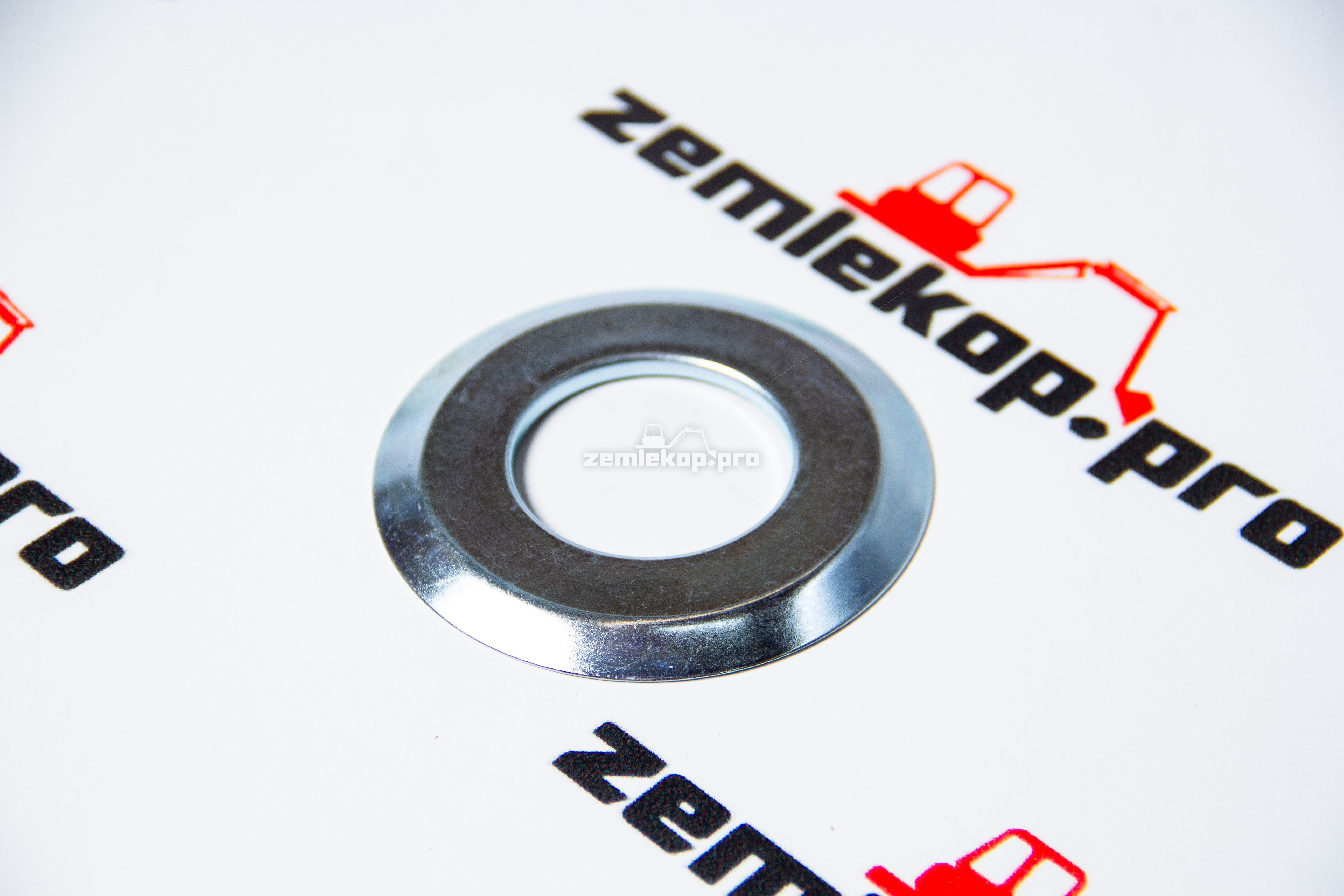 725.04.017.01 Крышка DANA