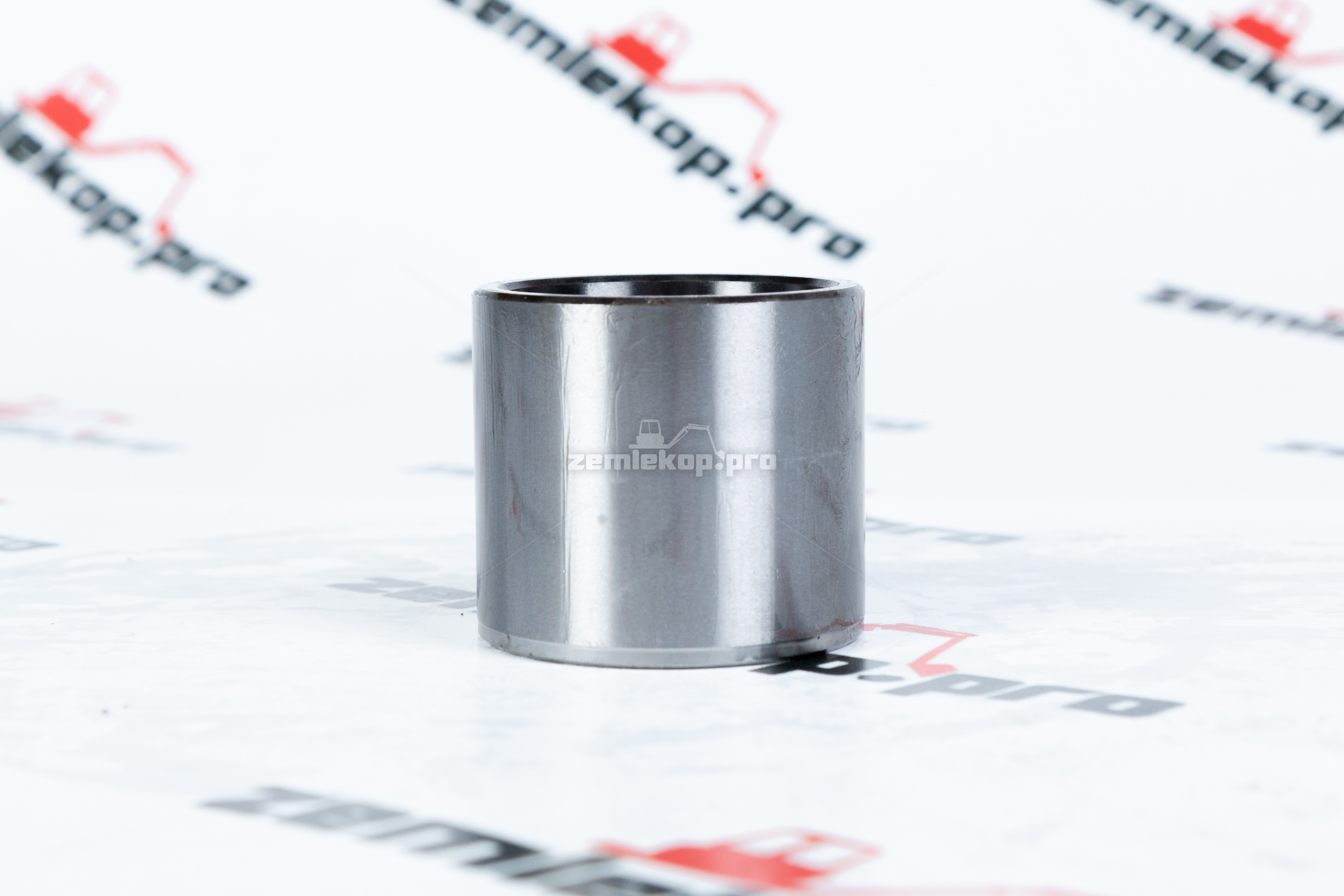 6194021M1^ Втулка задняя (на палец (балансир) переднего моста) 11716619,  VOE11716619, 126610 