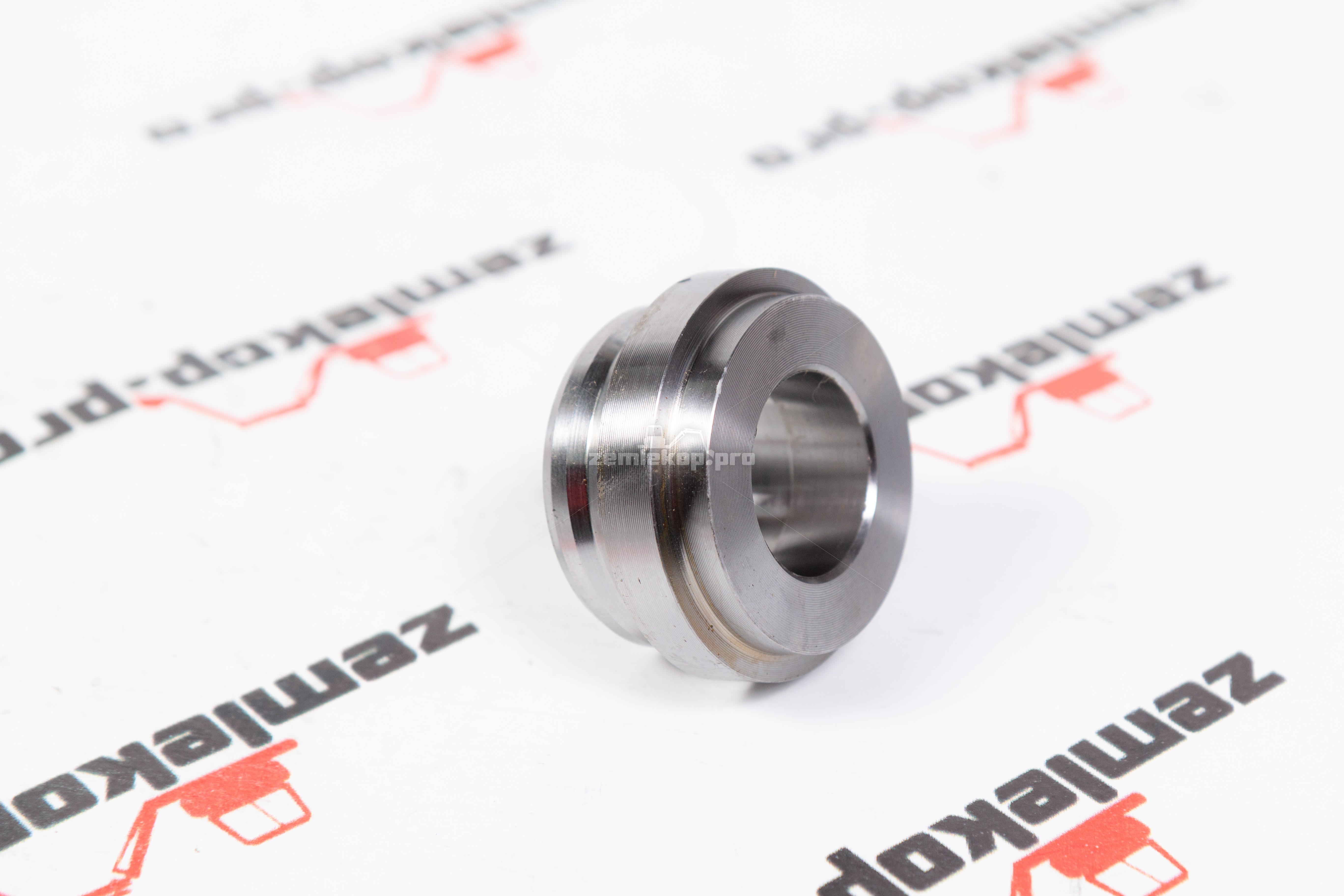 4208824 Втулка ГТР DANA