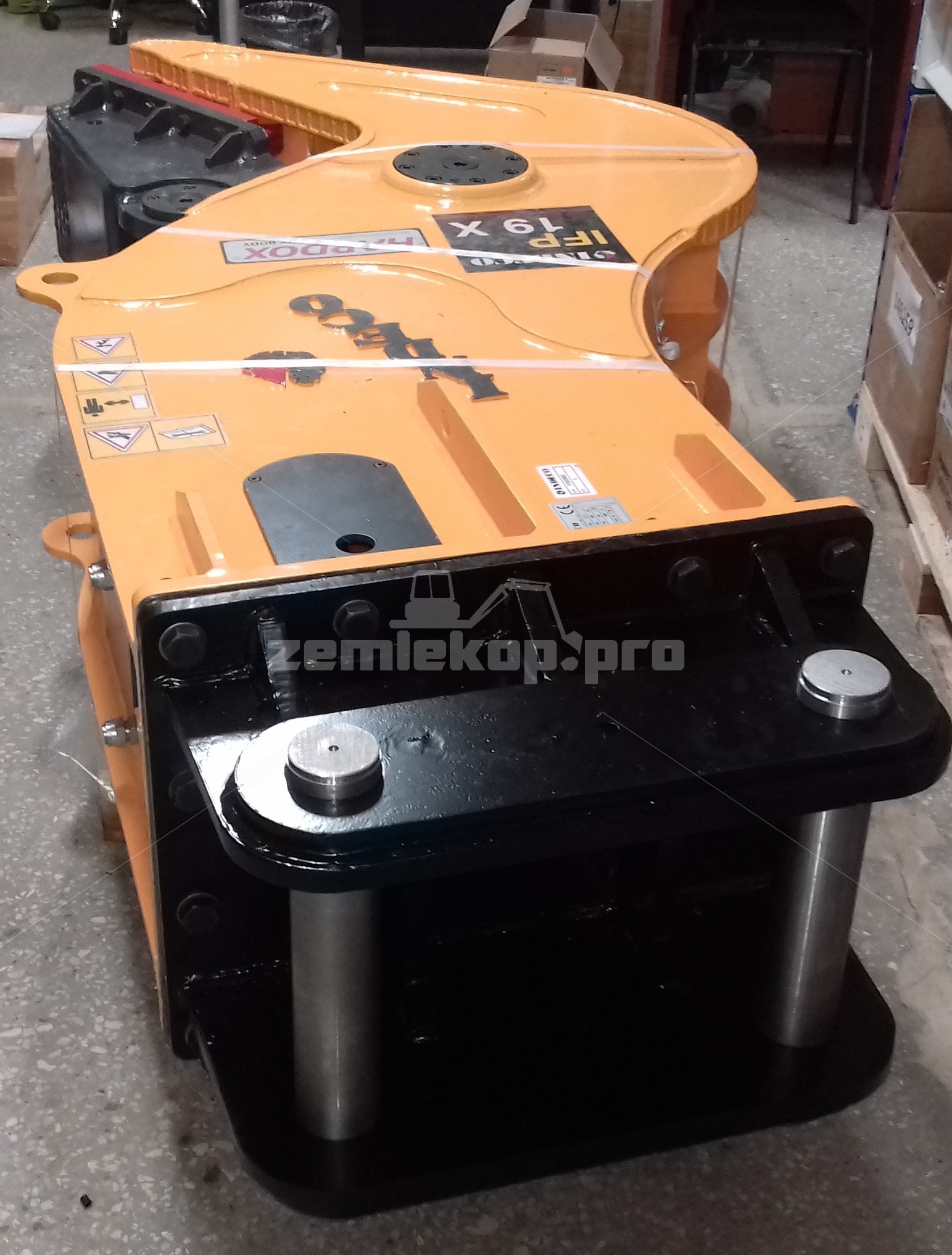 F19X0000 Комплект F19X0000 INDECO Бетонолом IFP 19X (в комплекте с переходной плитой и установочными пальцами)