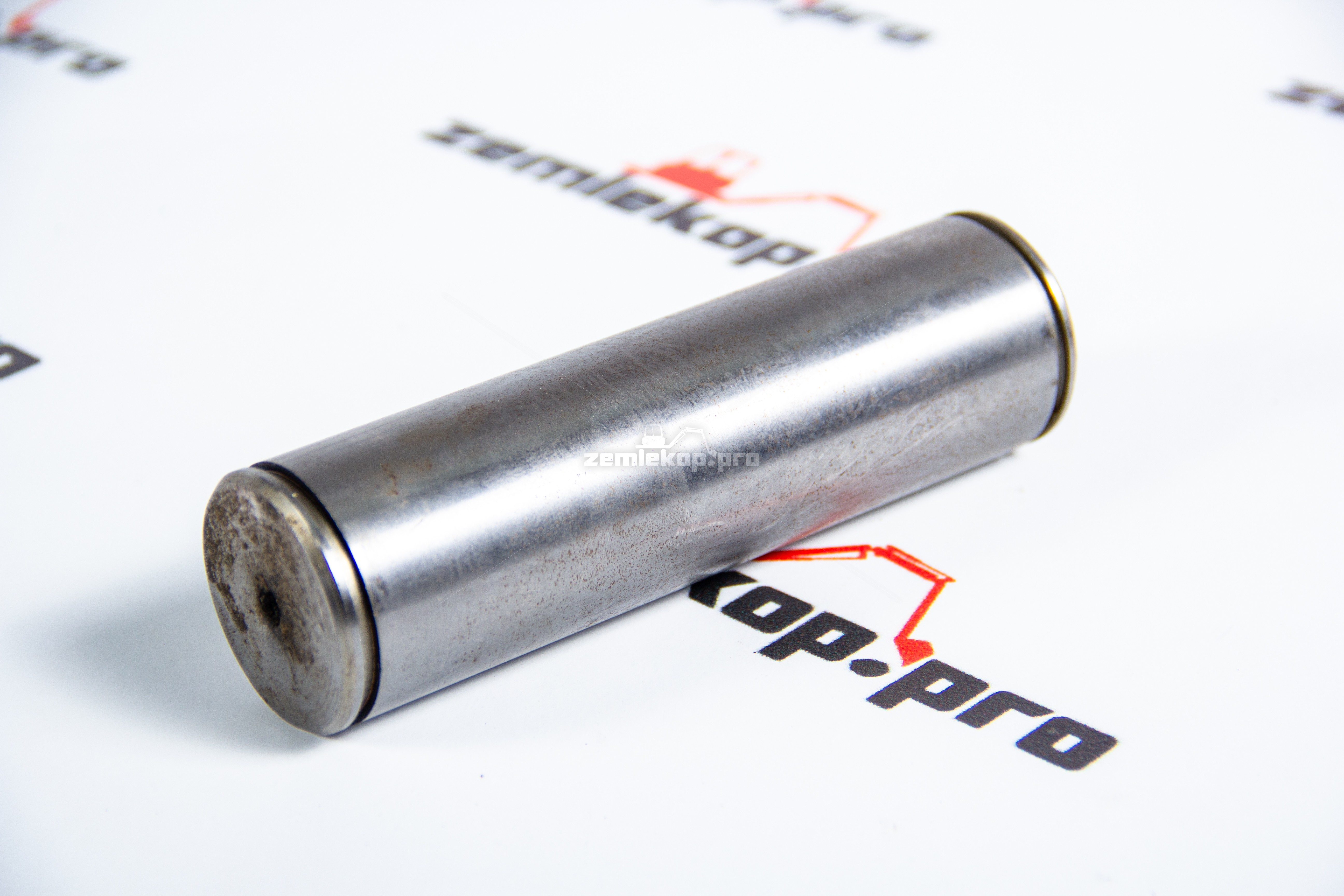 85804508 Палец CNH ( в шток ГЦ опрокидывания переднего ковша ) 84198168