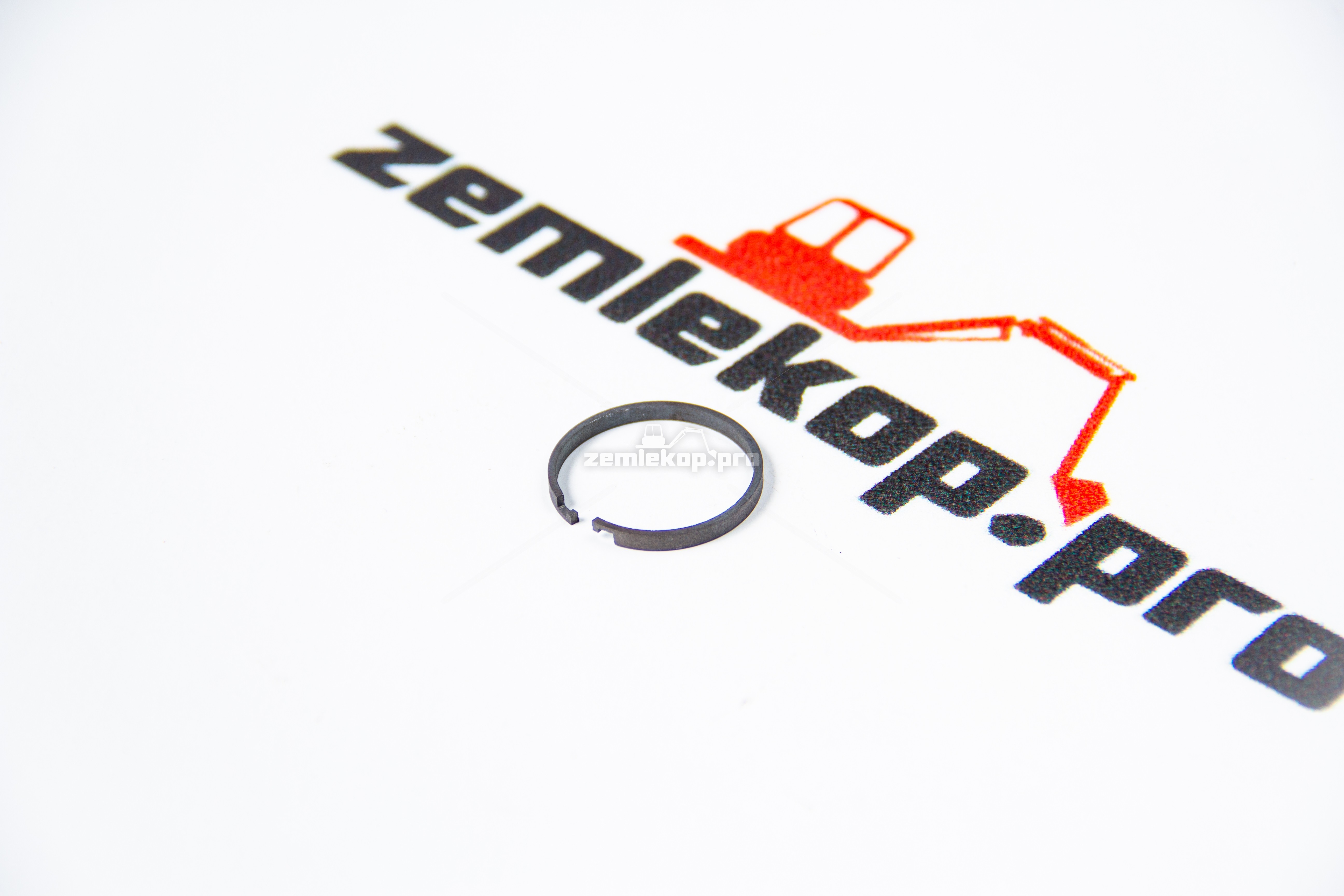 209781 кольцо с замком