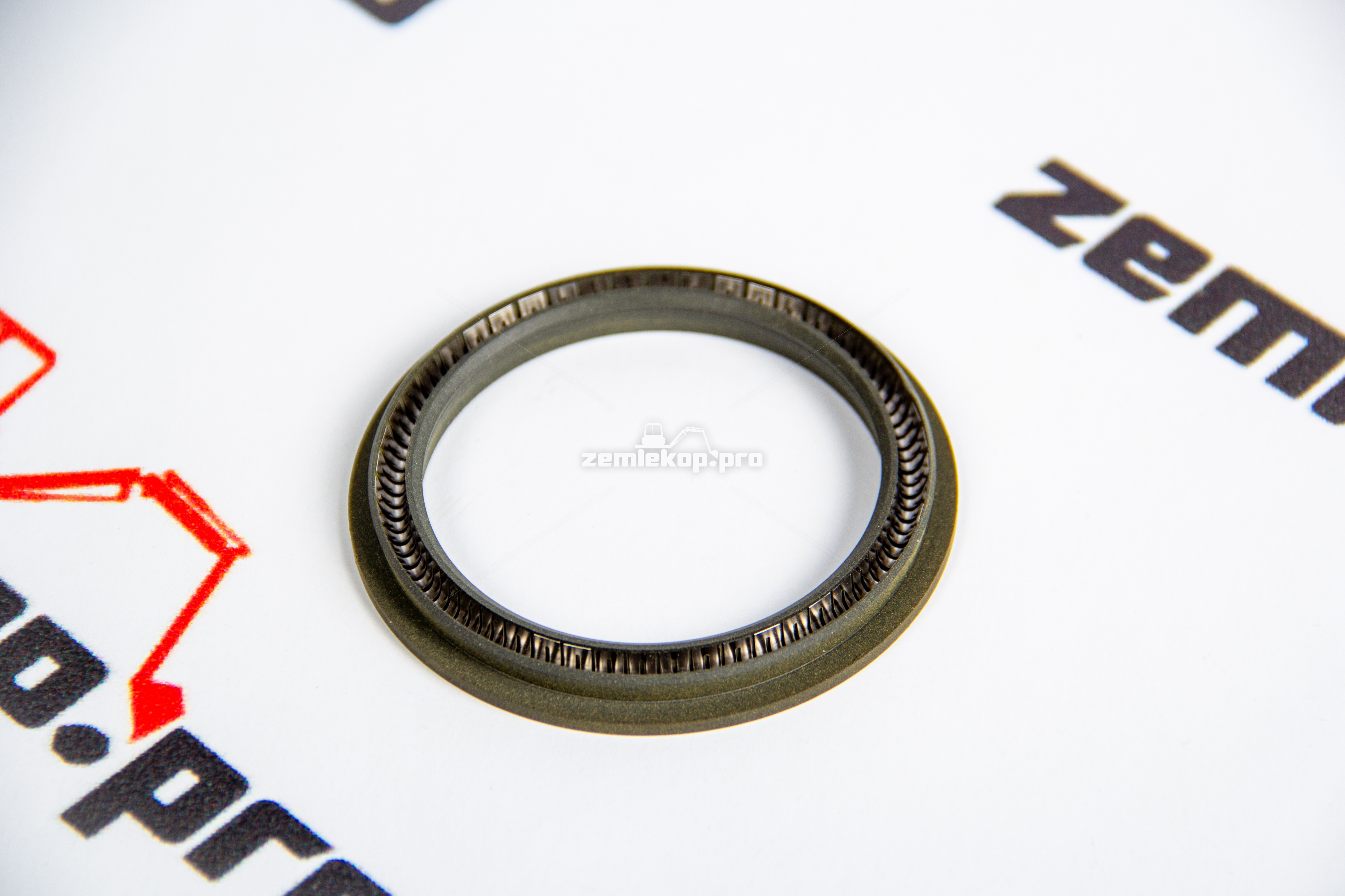 555749 Сальник 641380