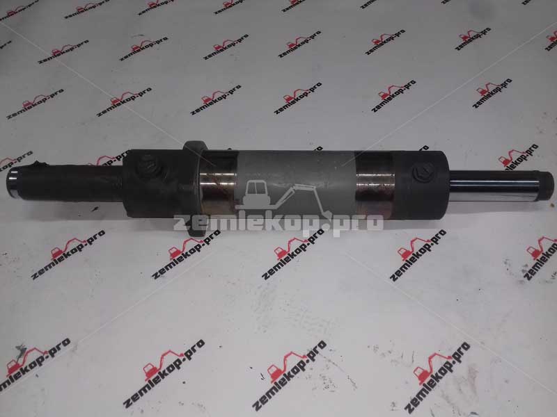 740.24.624.01-R  Рулевой цилиндр DANA