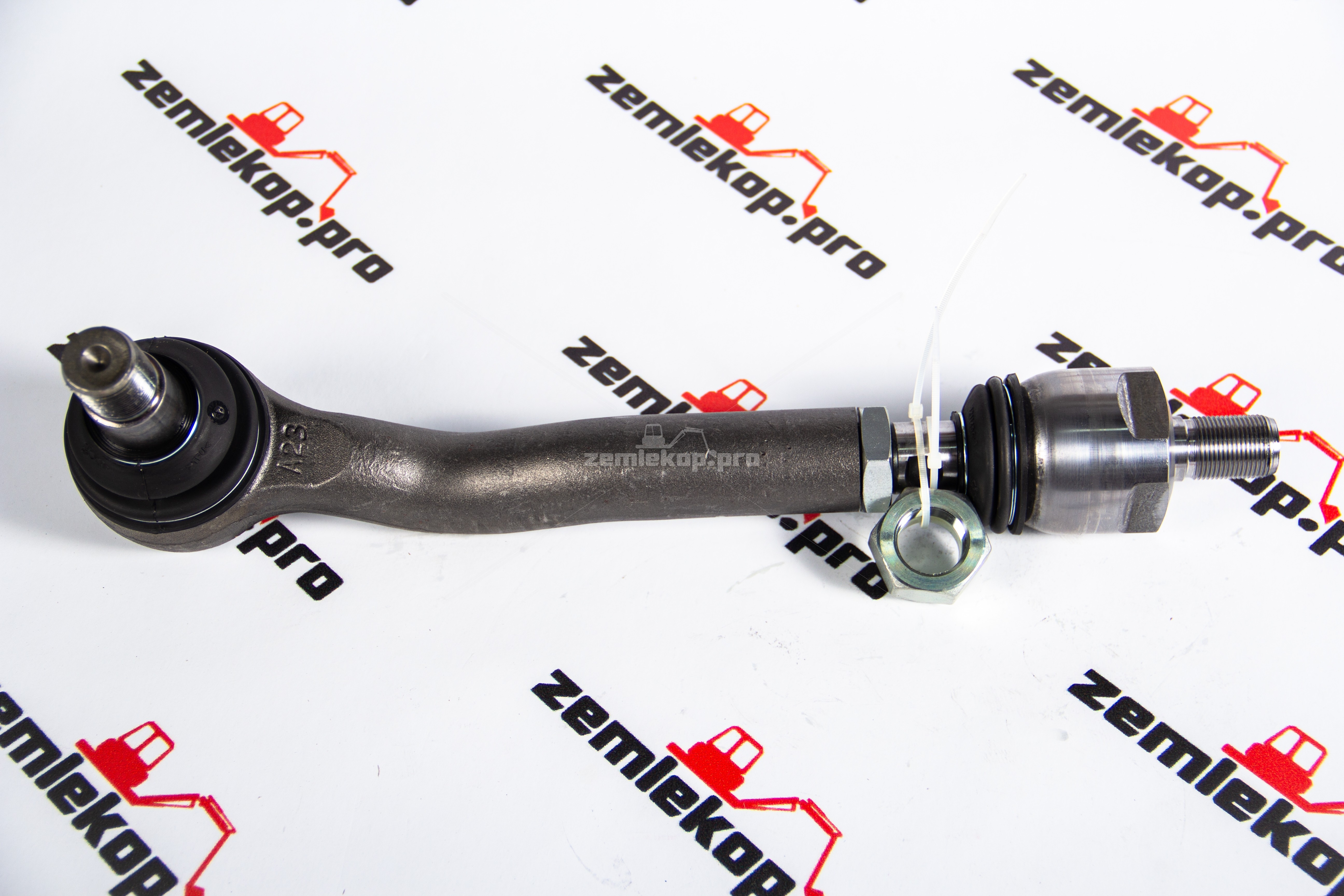 211.24.626.04 Тяга рулевая RH