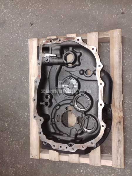 644189 Крышка КПП (передняя)