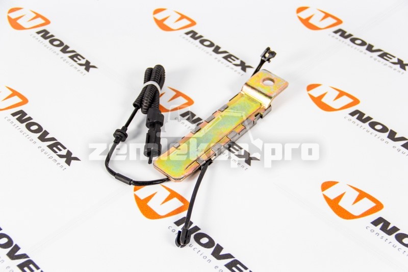 AZ400744403054 SITRAK Пластина прижимная