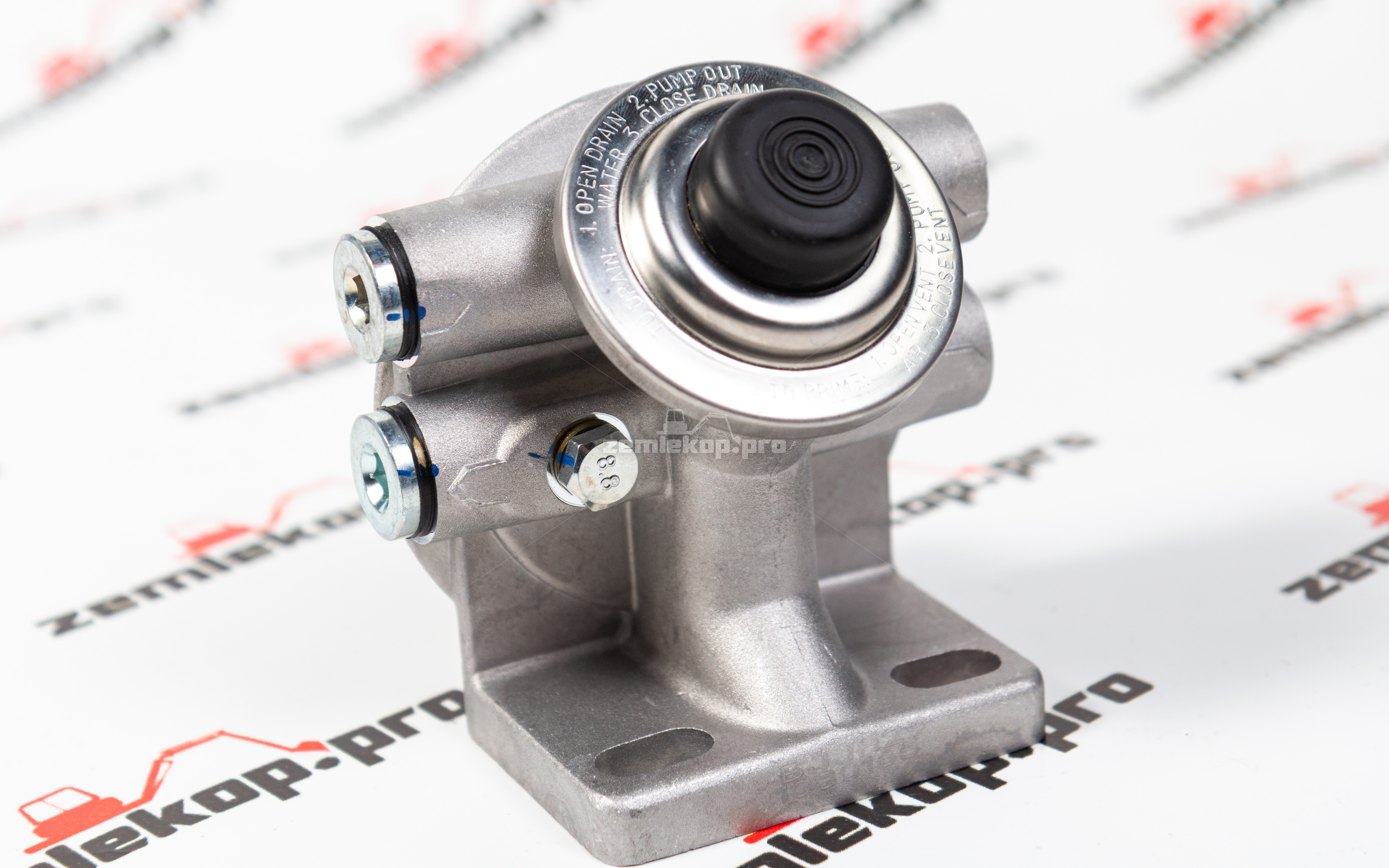 11713138 Помпа VOLVO (ручной подкачки топлива без подогрева) VOE11713138