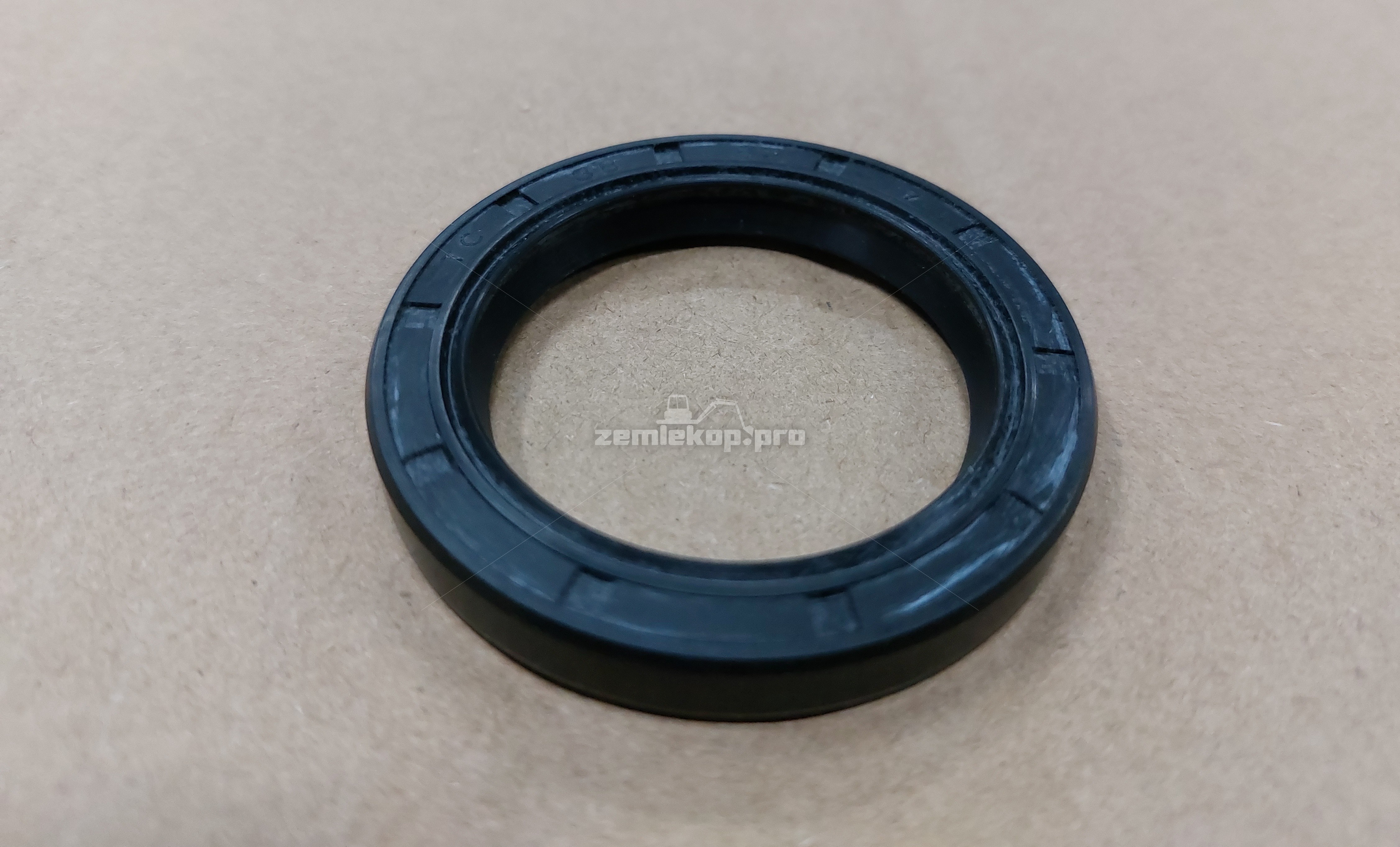 ZTAM-01103 Сальник ступицы 111.06.068.01^