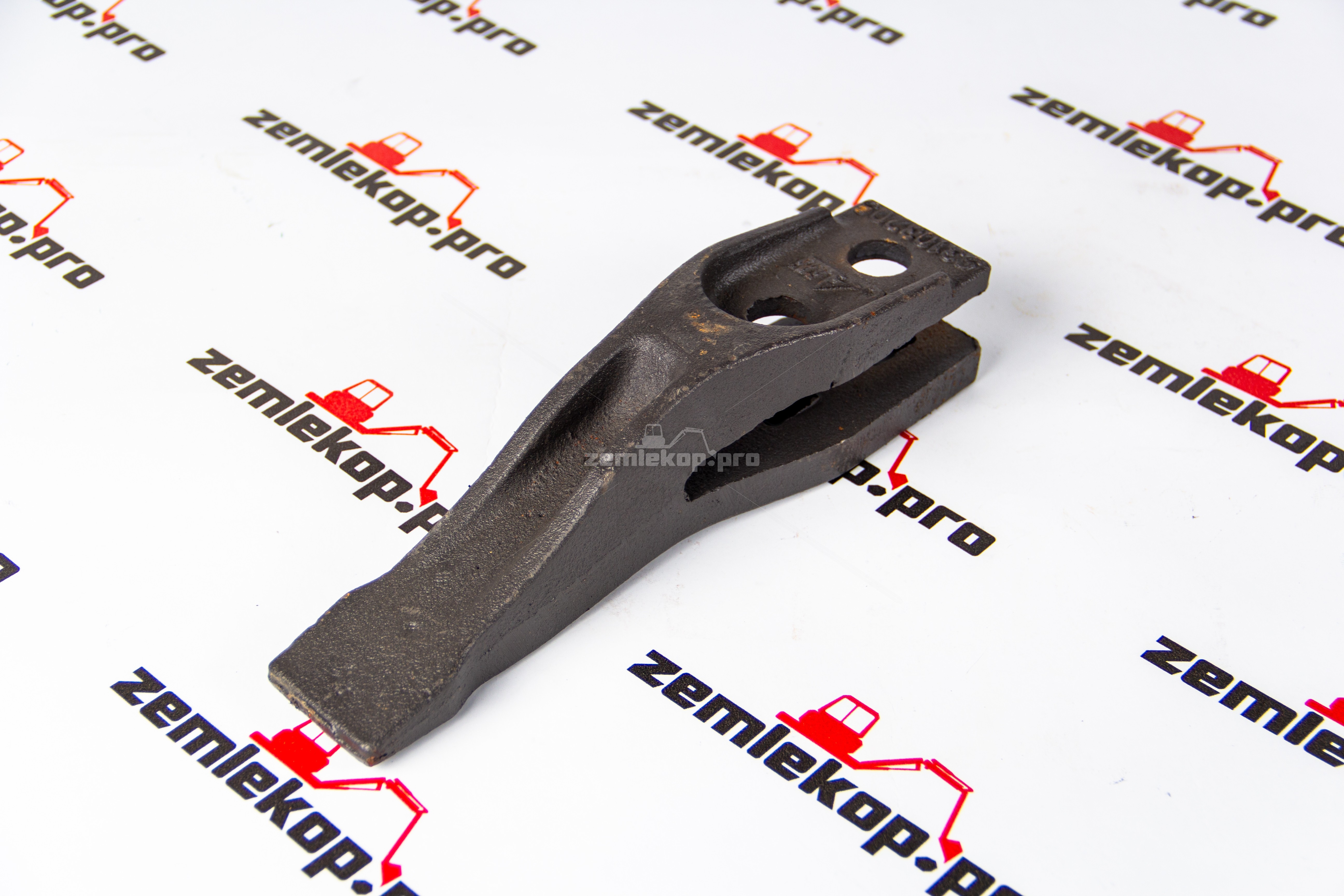 531.03205 Зуб ковша JCB 2CX/3CX/4CX