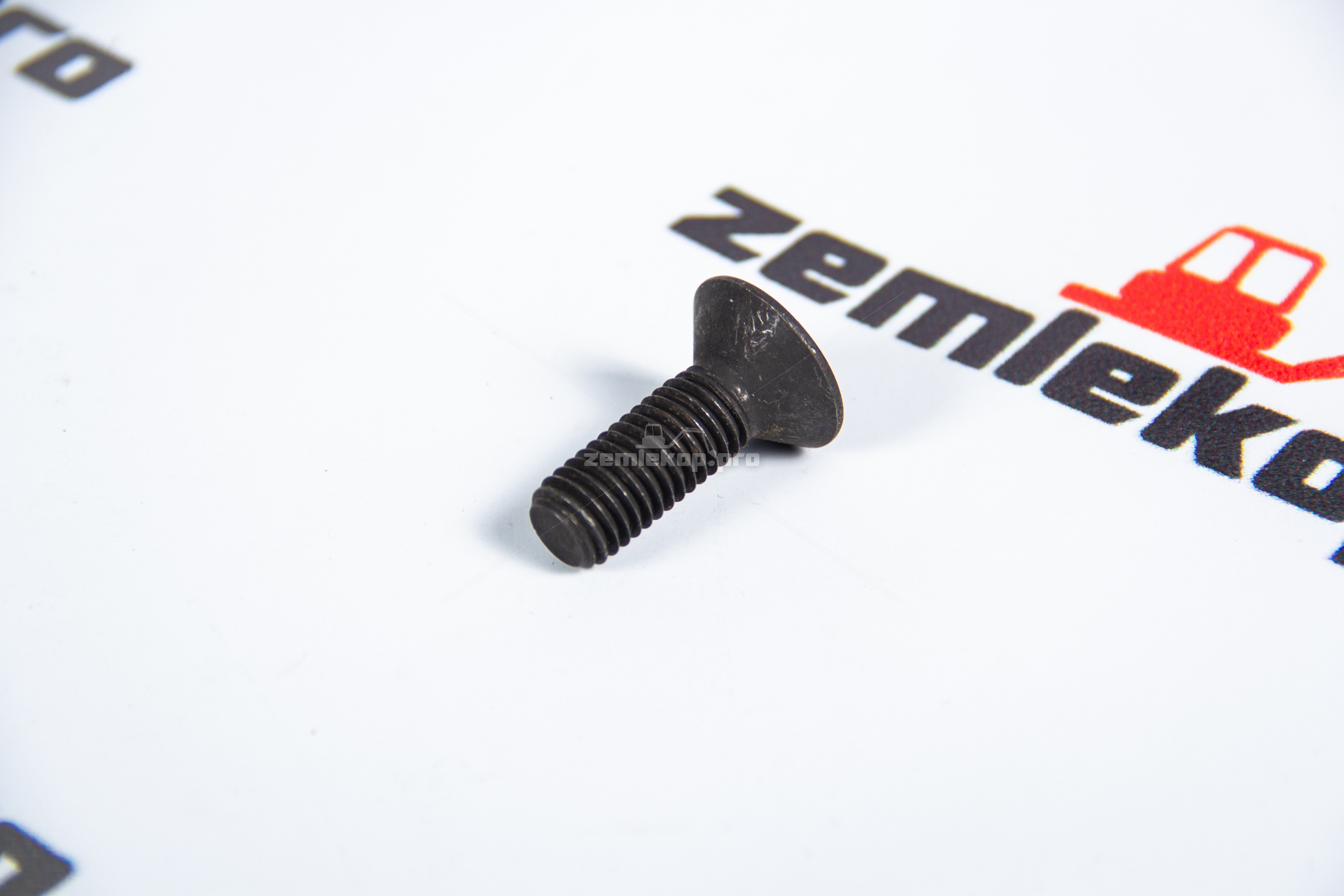 47519334 Винт CNH