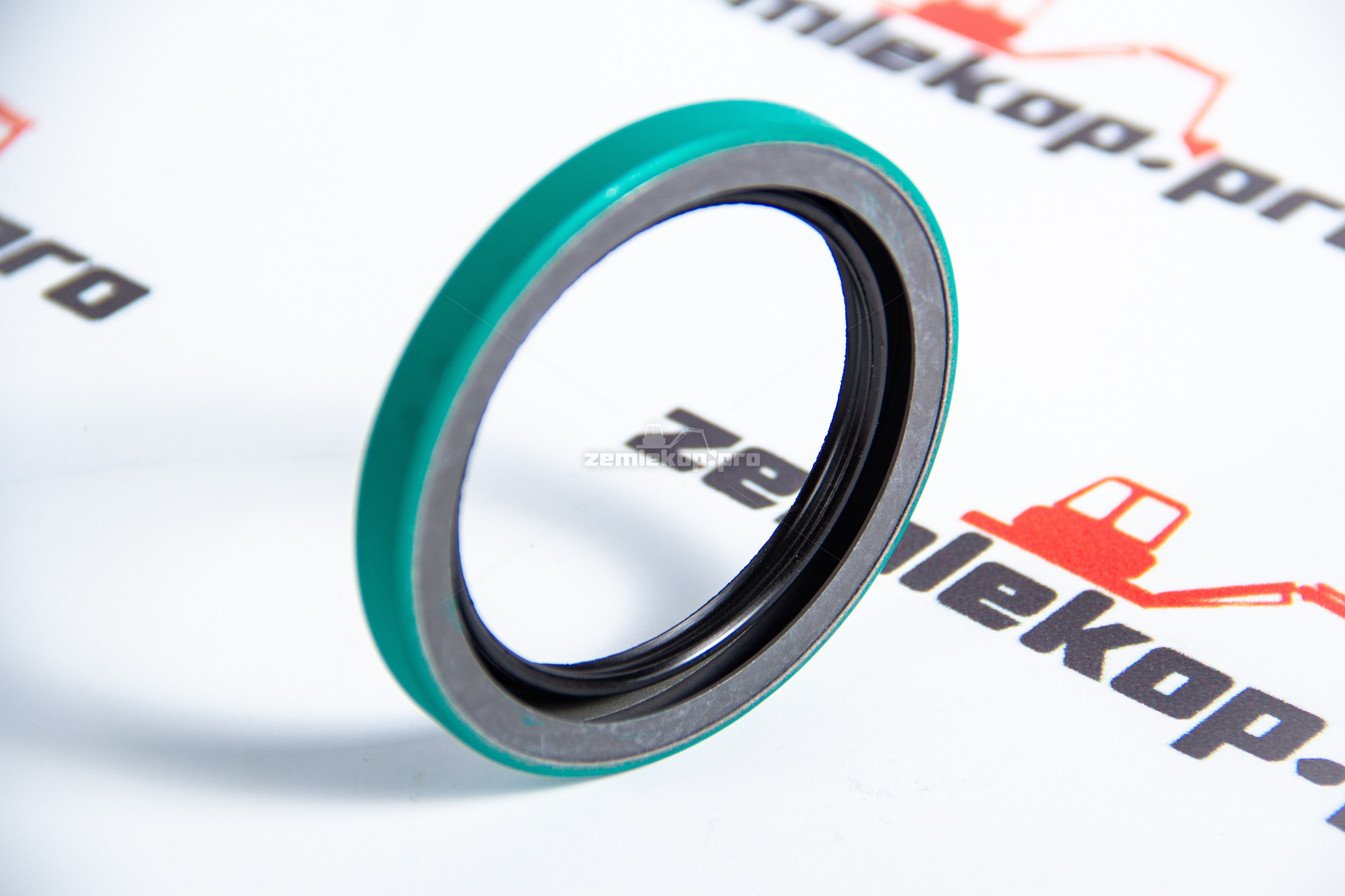 81834073 Сальник CNH