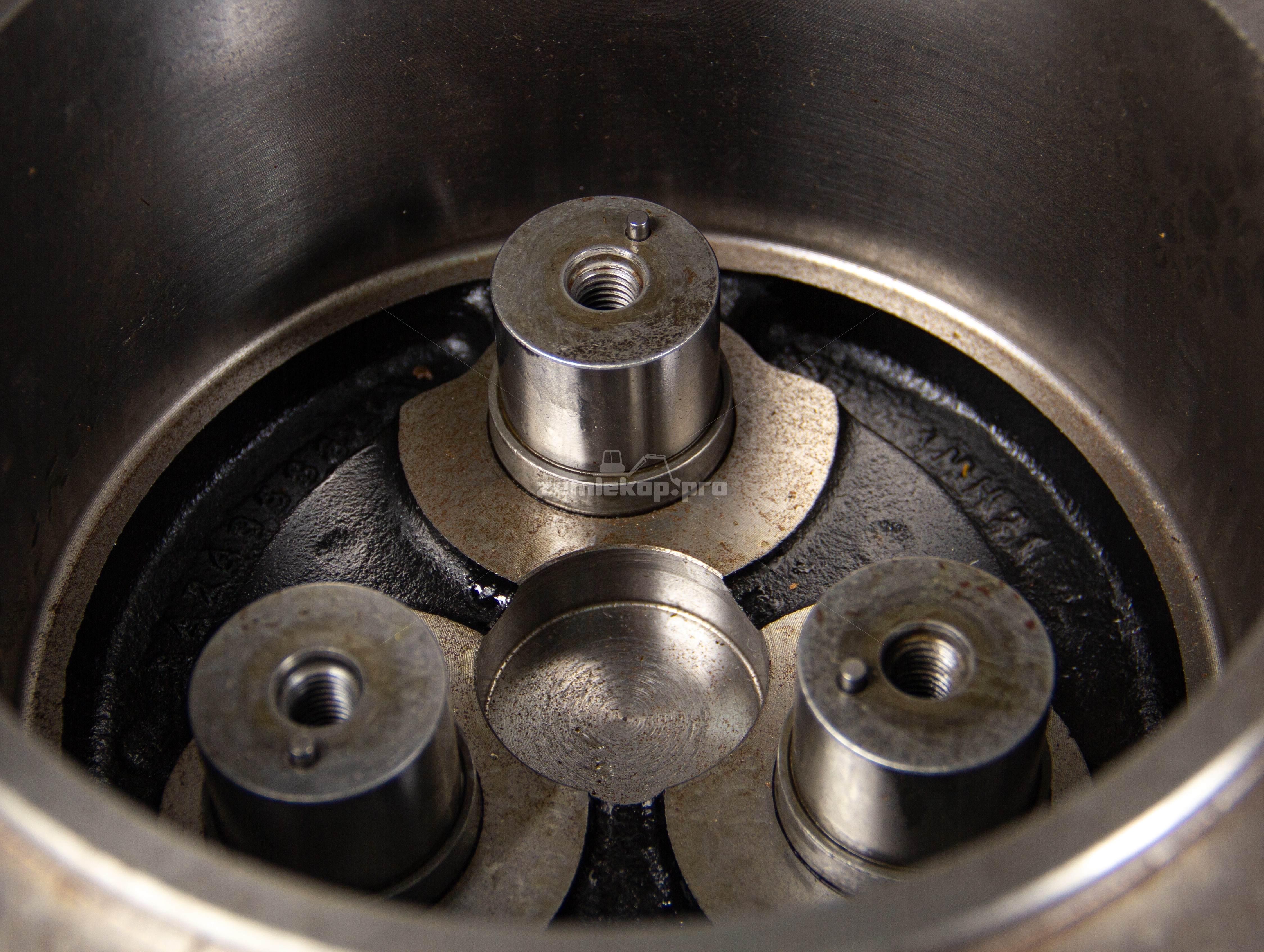 84249603 Крышка бортовой CNH