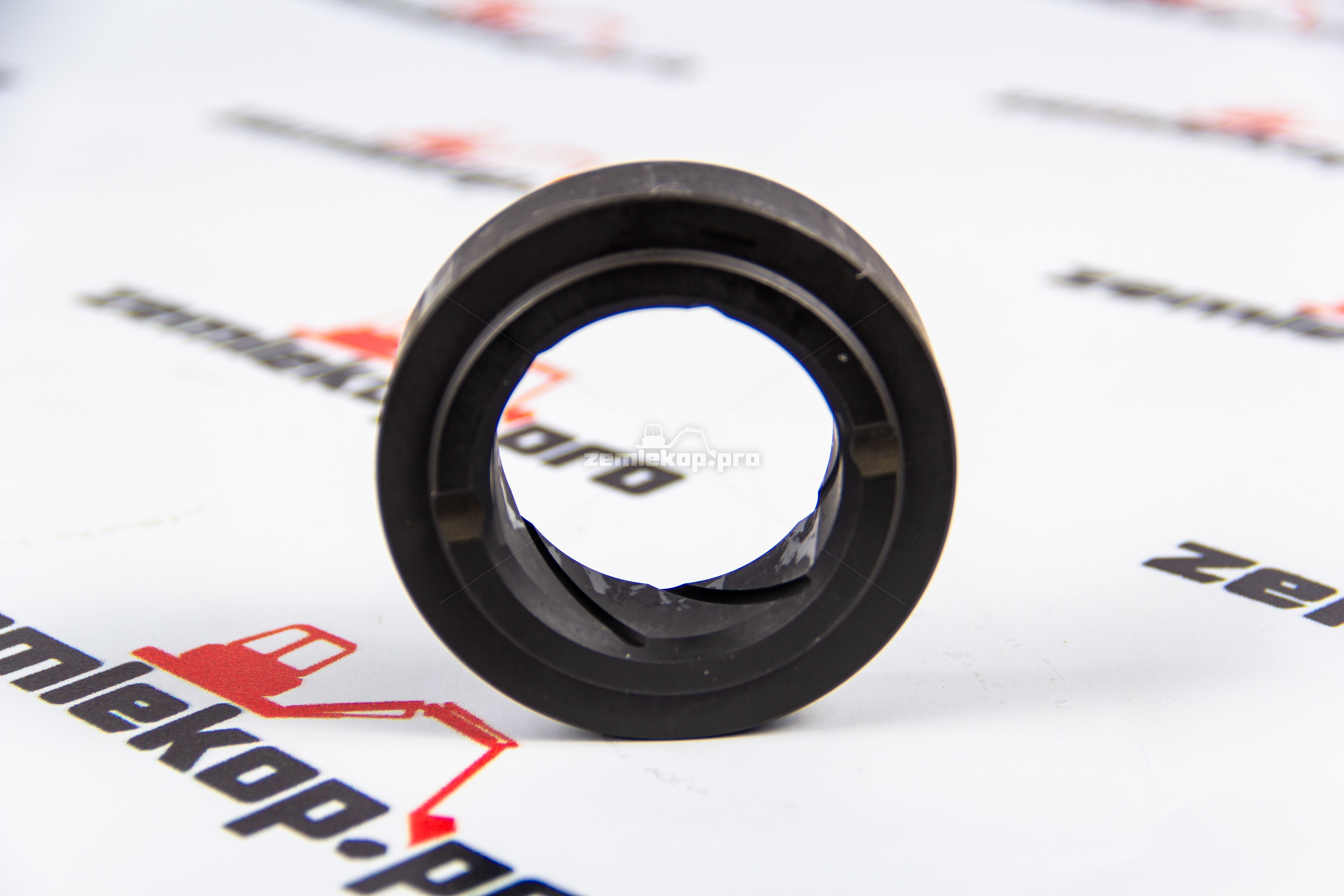 290.06.015.02 Втулка DANA 