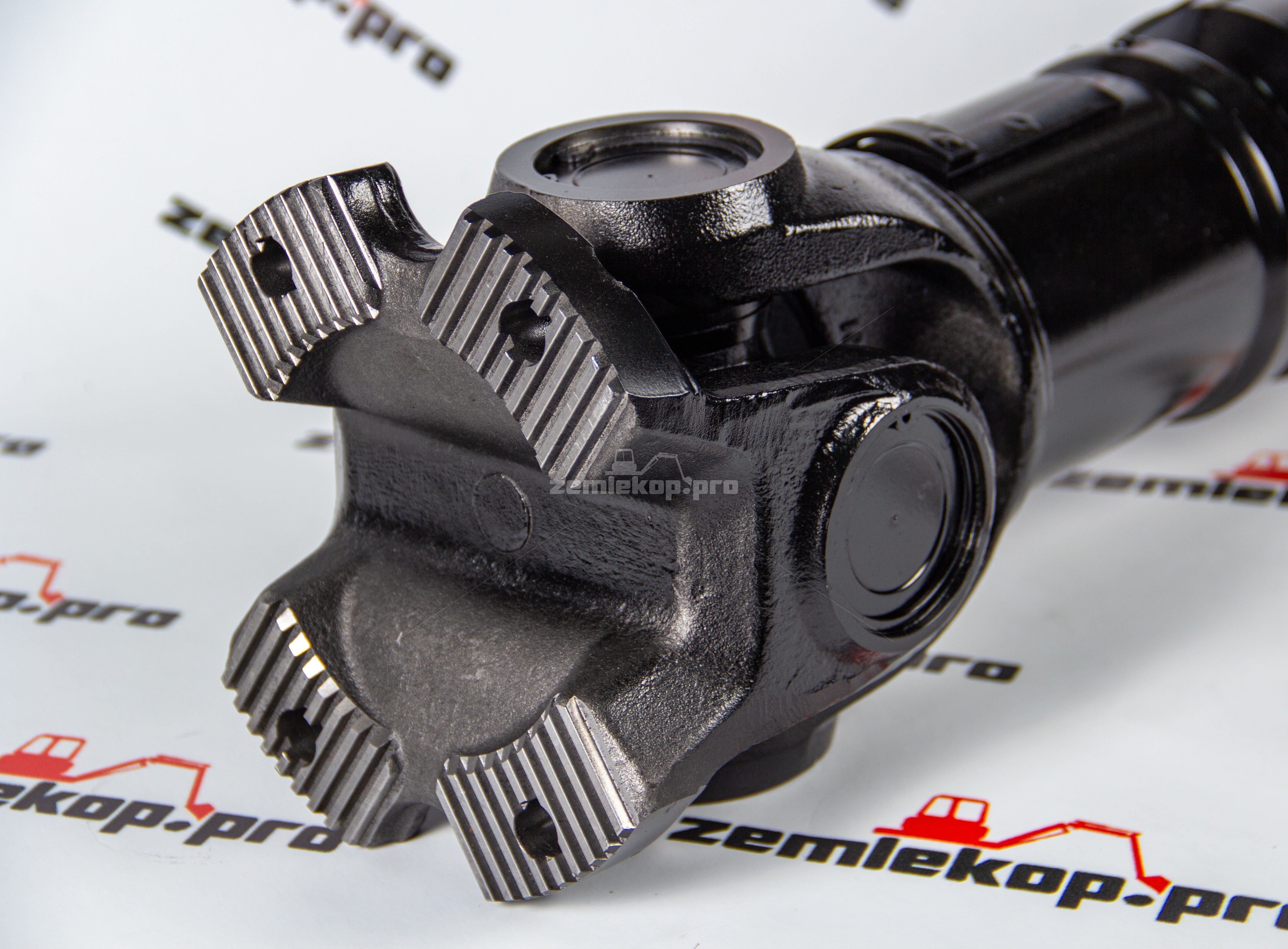 DAS410-9425 Карданный вал 61390308