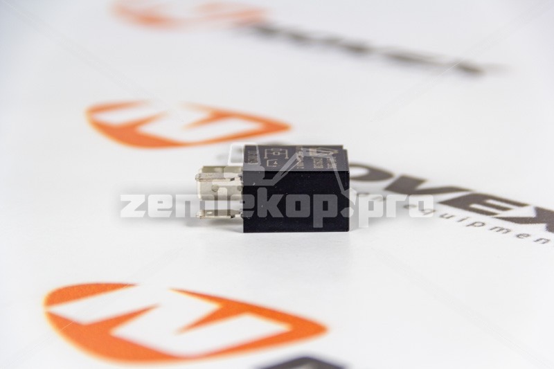 WG9716582301+008 SITRAK Реле 20A нормально разомкнутое