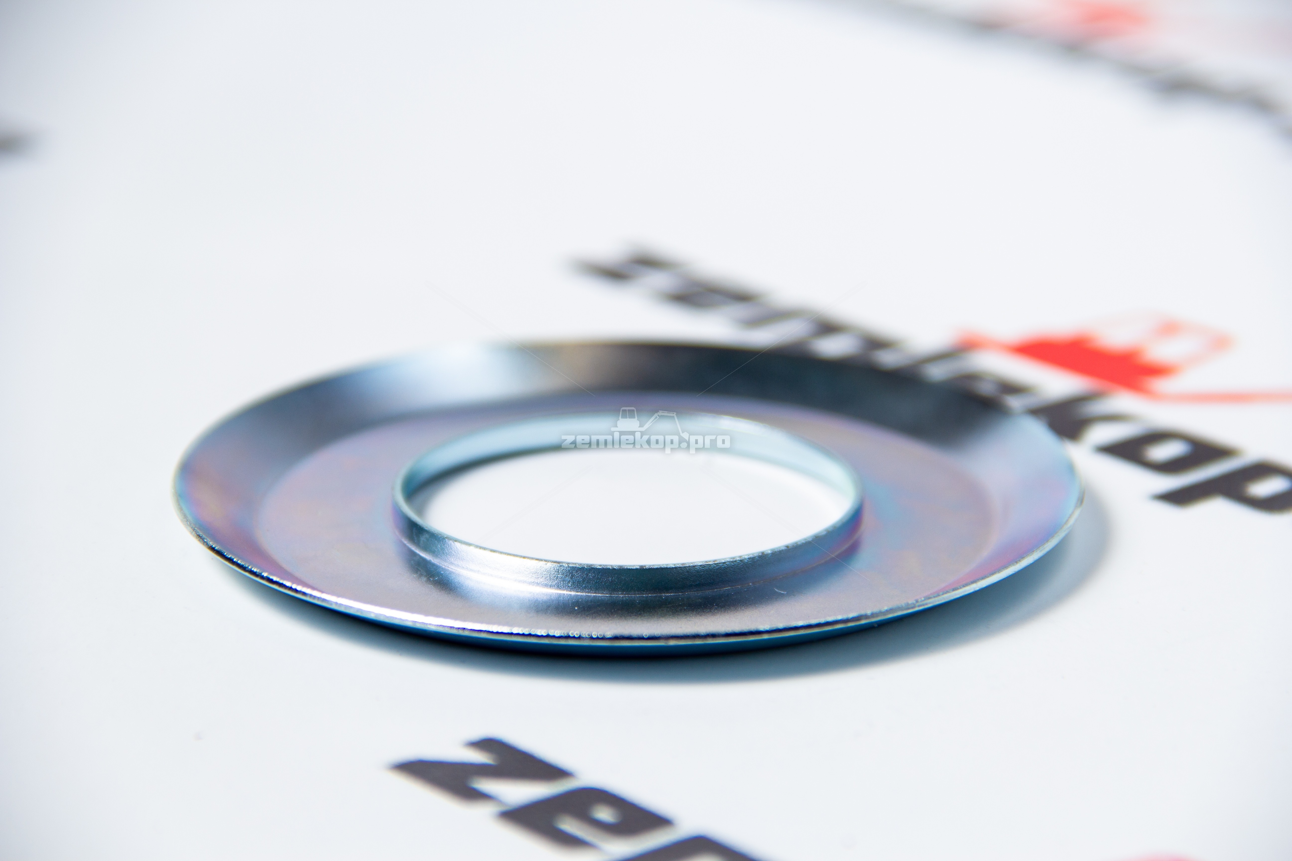 725.04.017.01 Крышка DANA