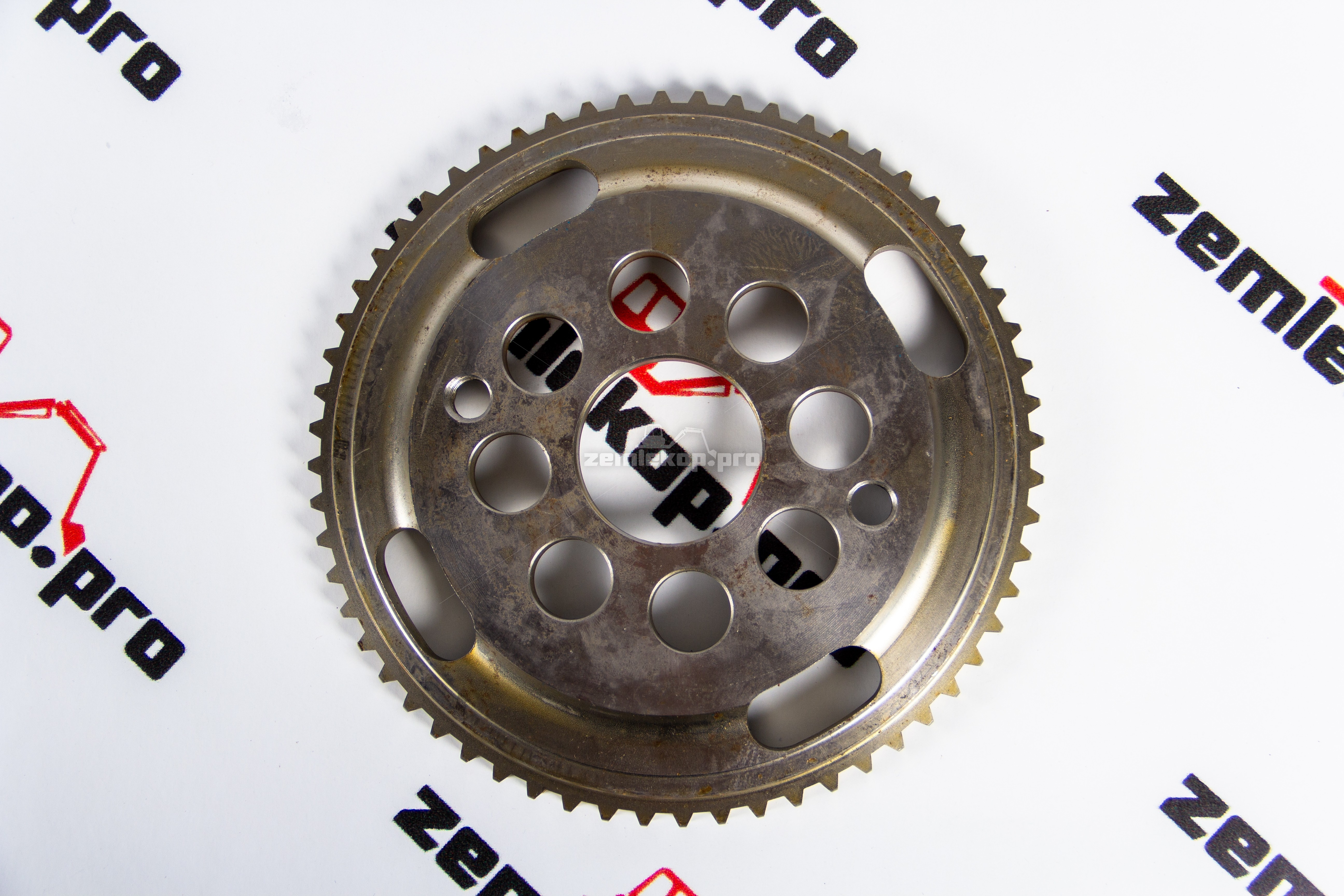 87710172^ Шестерня 131825, VOE11709493