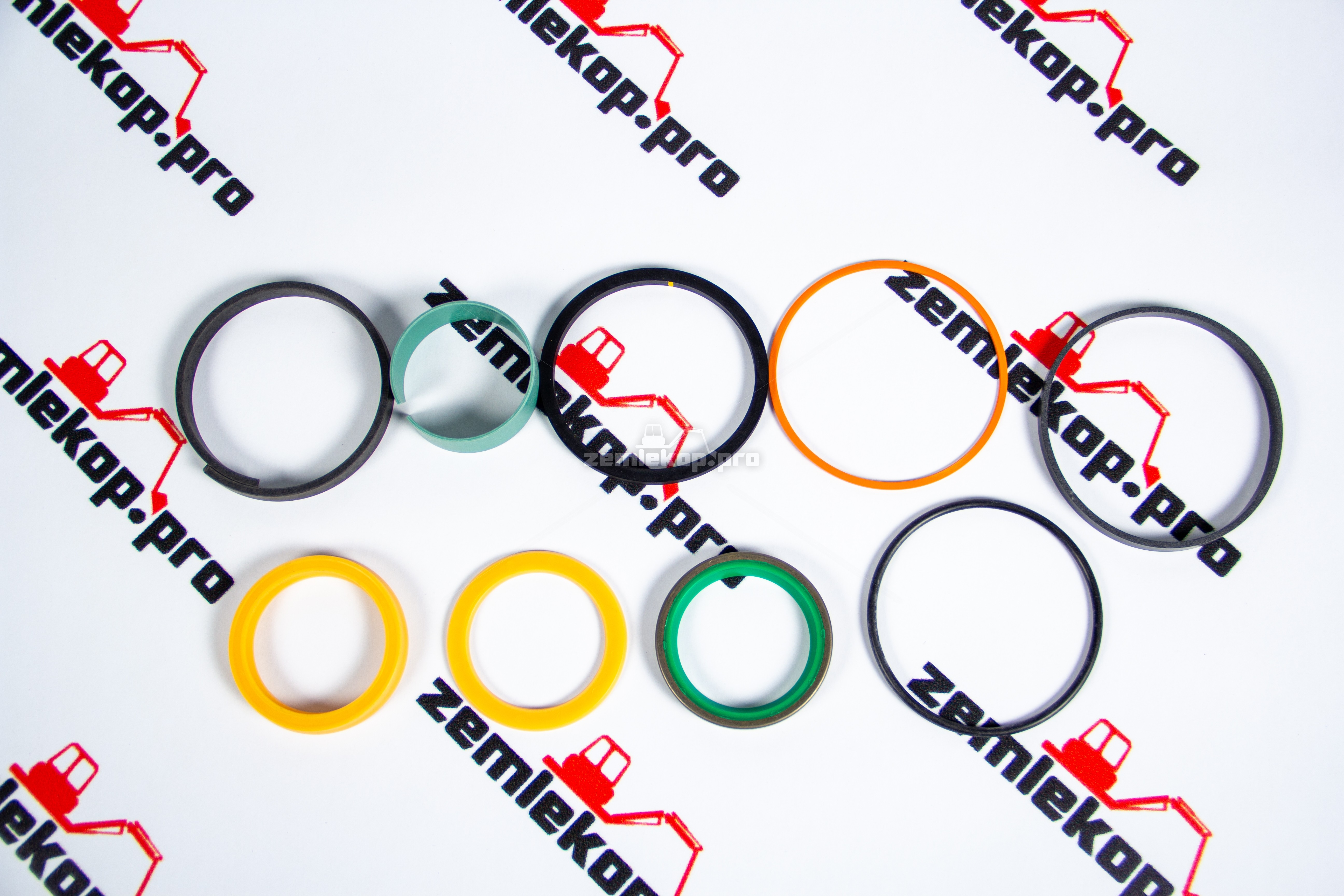 87428628 Ремкомплект уплотнений для гидроцилиндра поднятия фронтальной стрелы