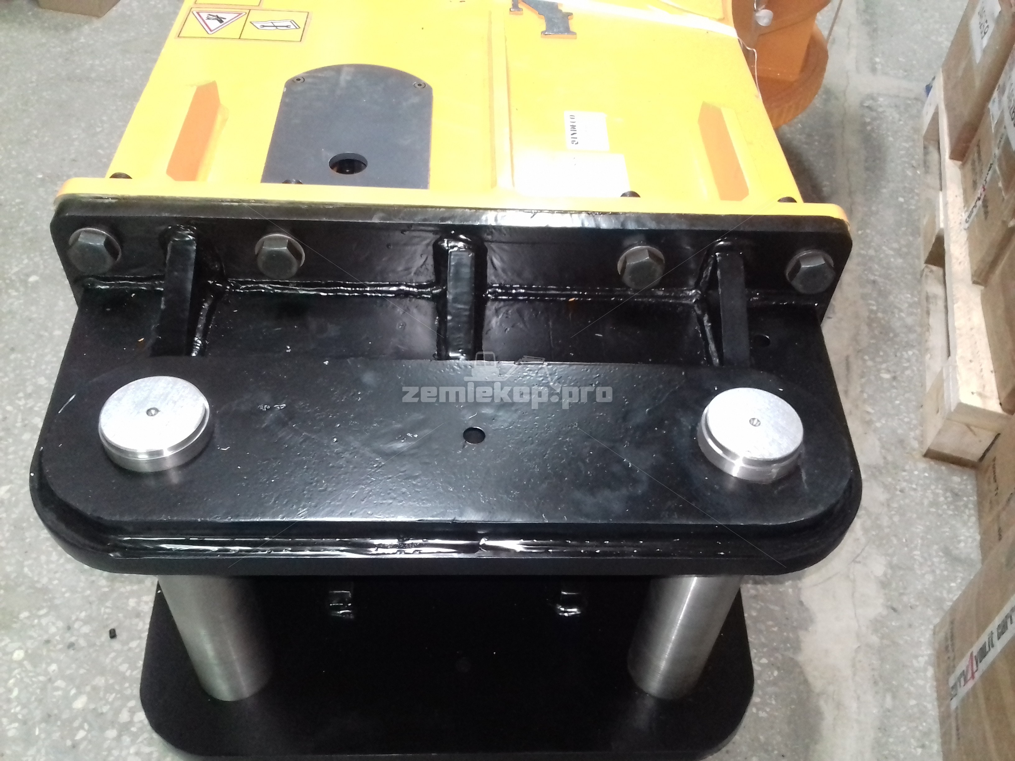 F19X0000 Комплект F19X0000 INDECO Бетонолом IFP 19X (в комплекте с переходной плитой и установочными пальцами)