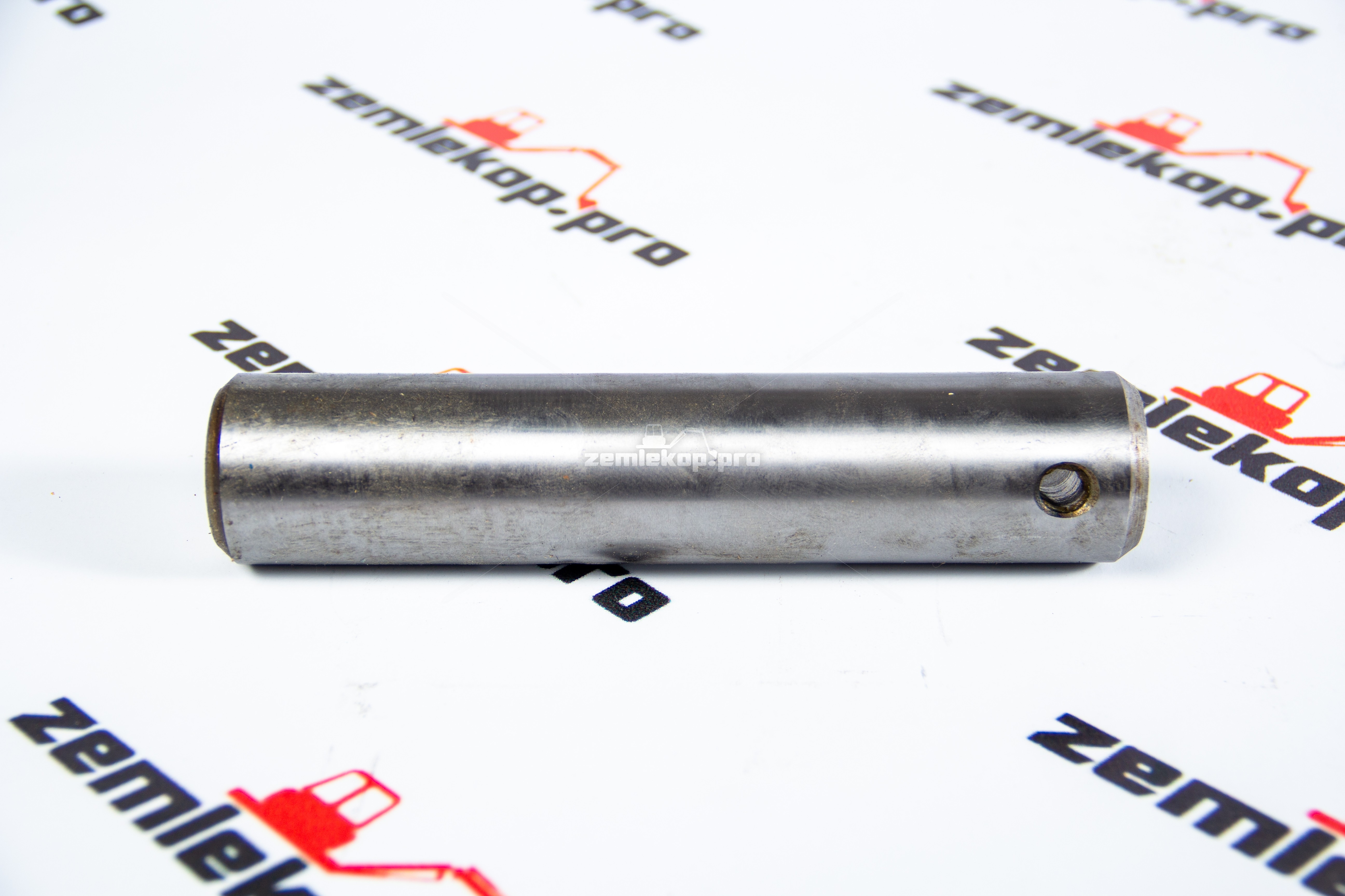 85820015 Палец CNH ( крепление челюсти и отвала переднего ковша )