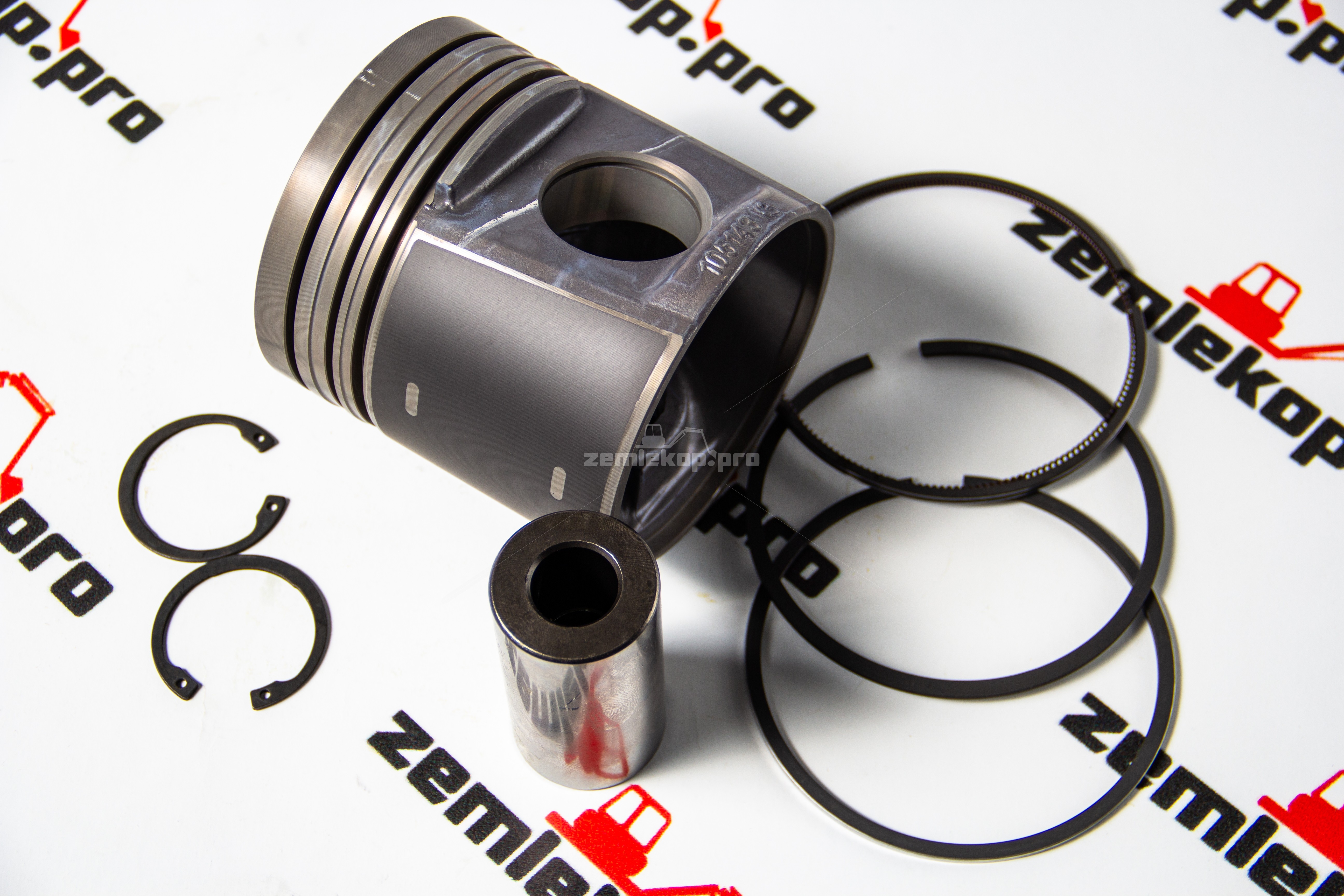 4115P013 Поршень в сборе KMP