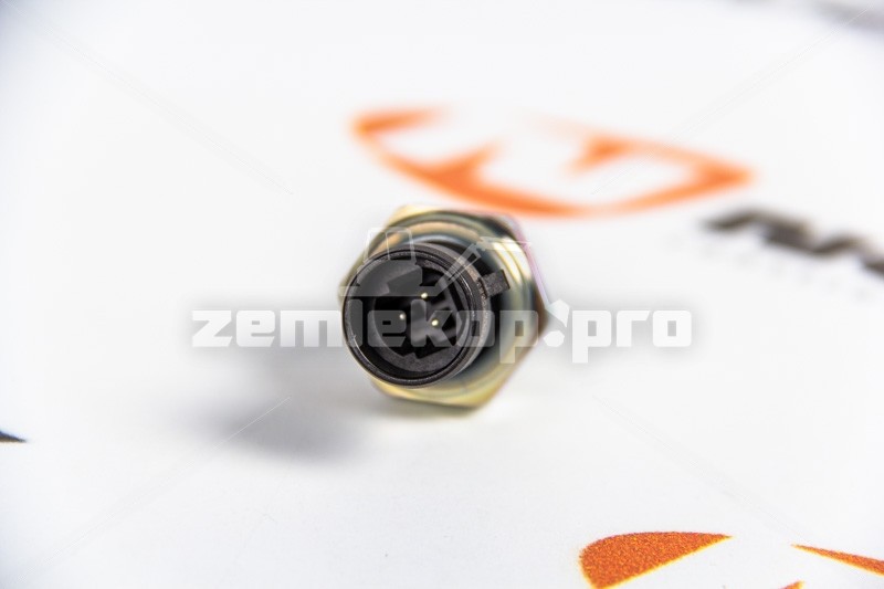 202V27421-0313 SITRAK Датчик давления моторного масла 