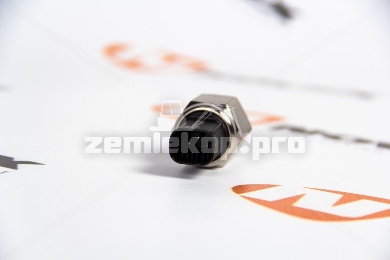 202V27421-0263 SITRAK Датчик давления топлива 