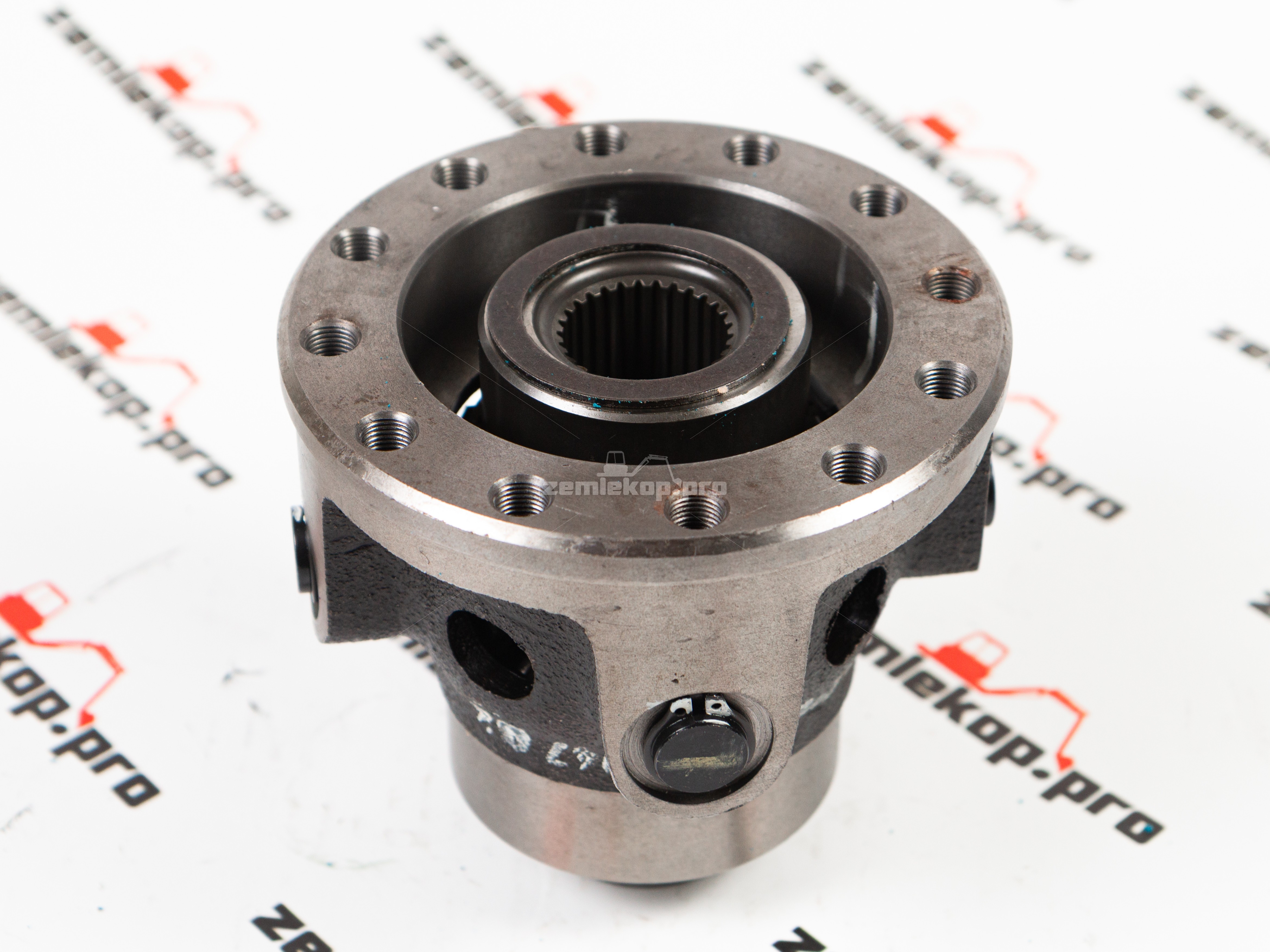 112.04.702.03 Дифференциал в сборе DANA