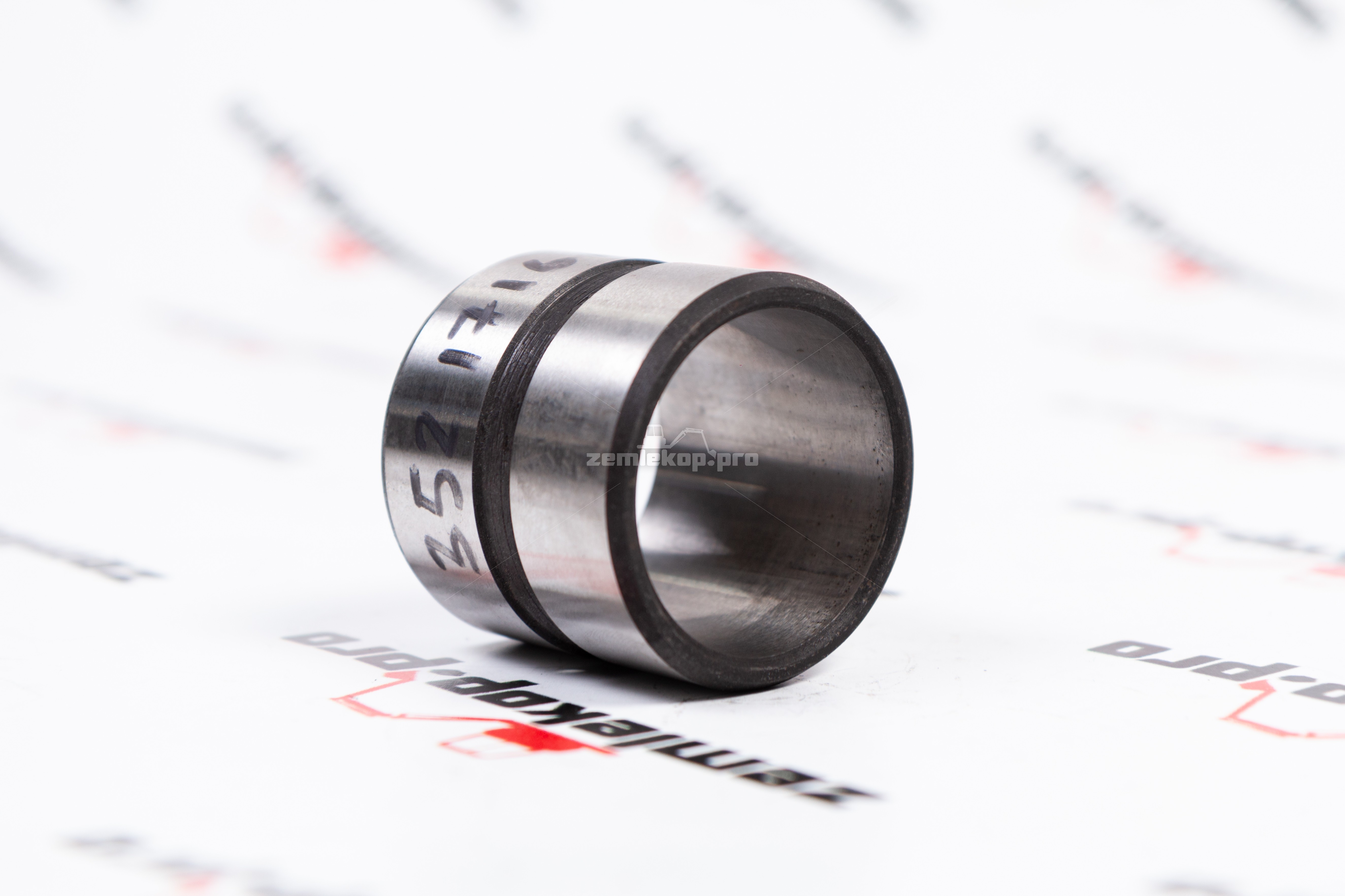 3521716M1 Втулка Terex (6/2)