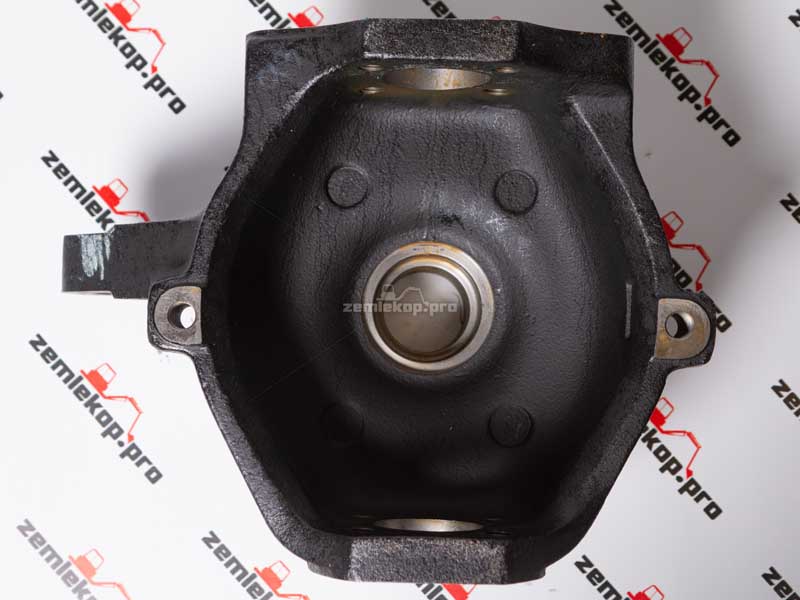 145038 Кулак правый