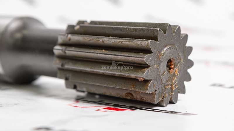 40674 Полуось