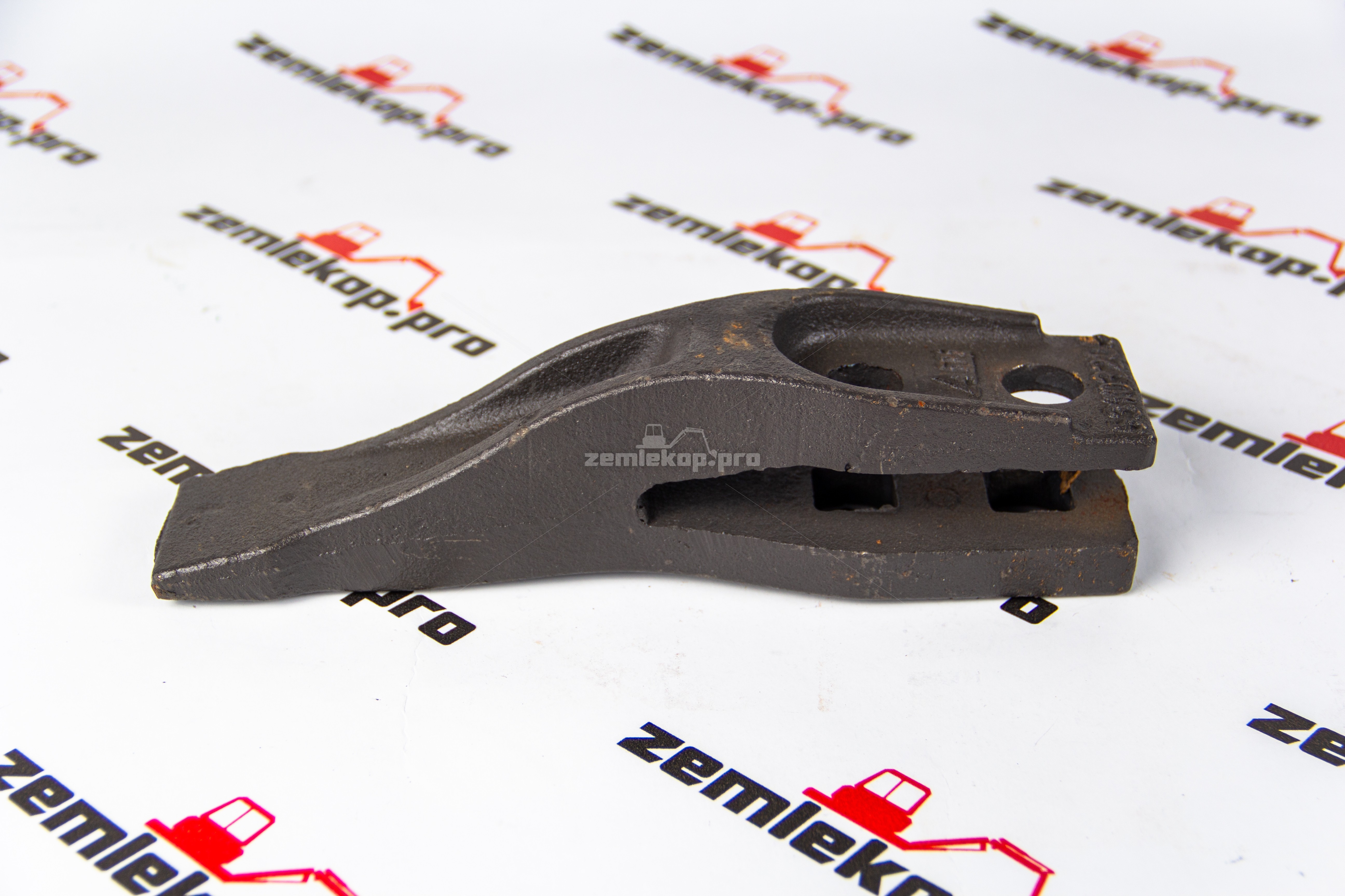 531.03205 Зуб ковша JCB 2CX/3CX/4CX