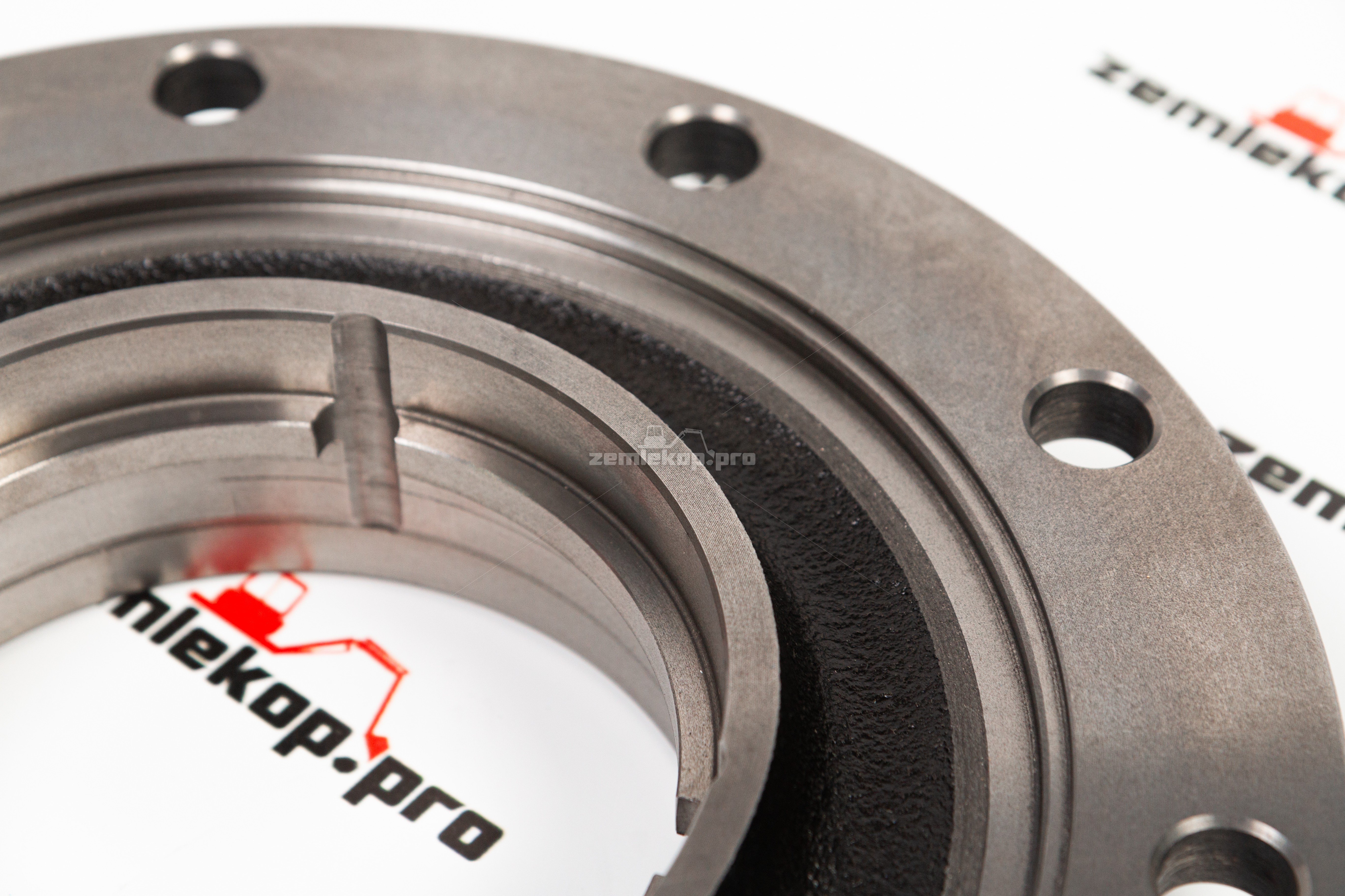 112.06.053.02 Ступица DANA