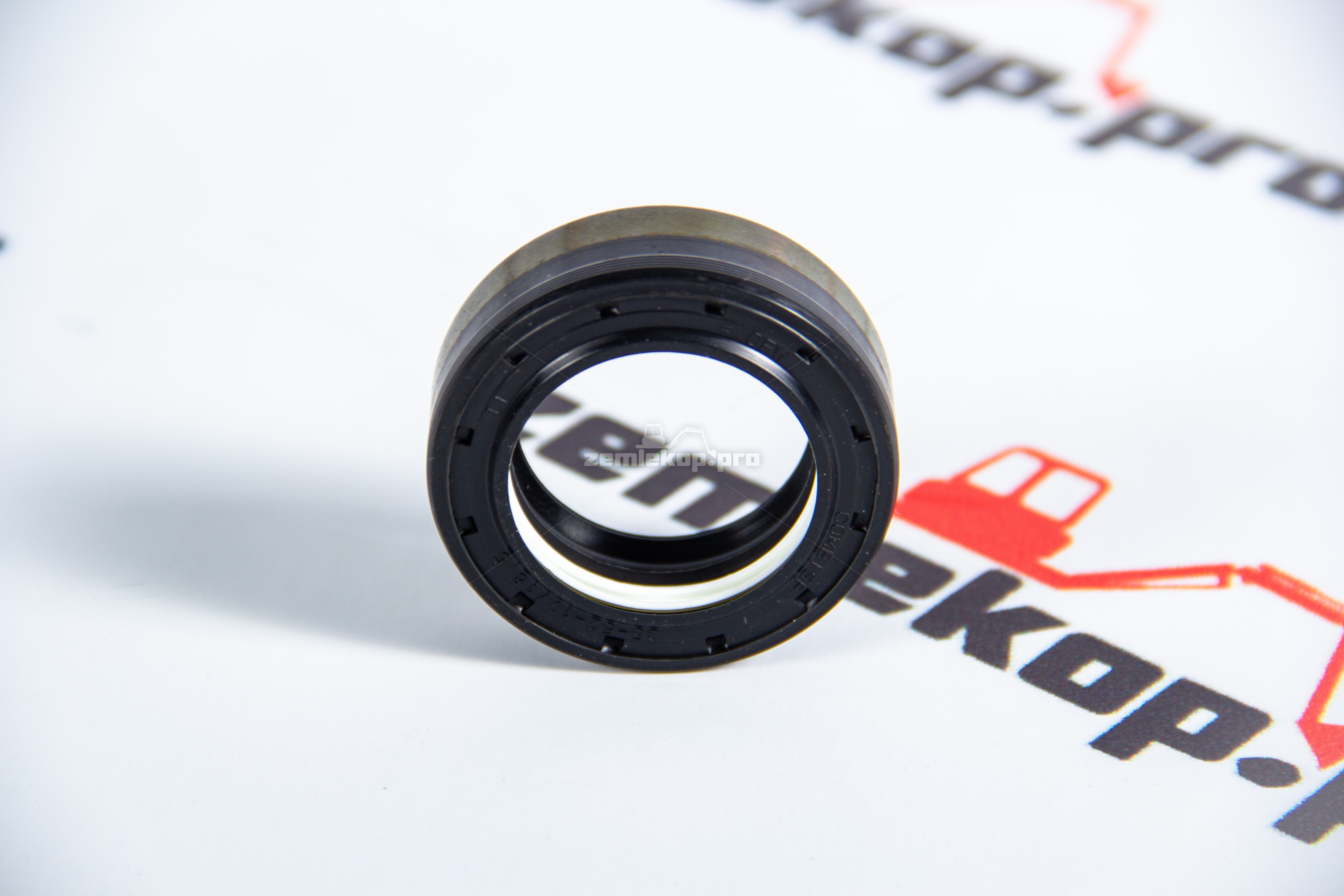 84266933 Сальник