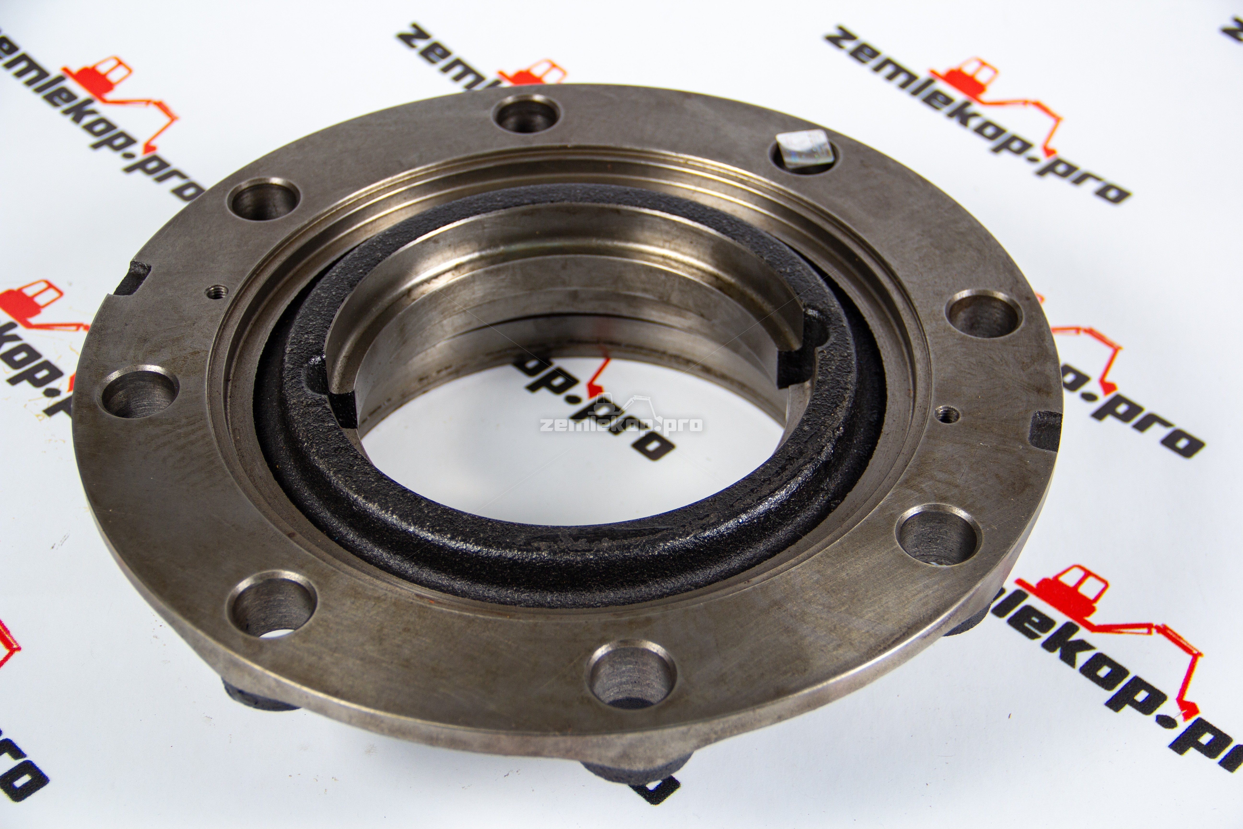 84297567 Ступица