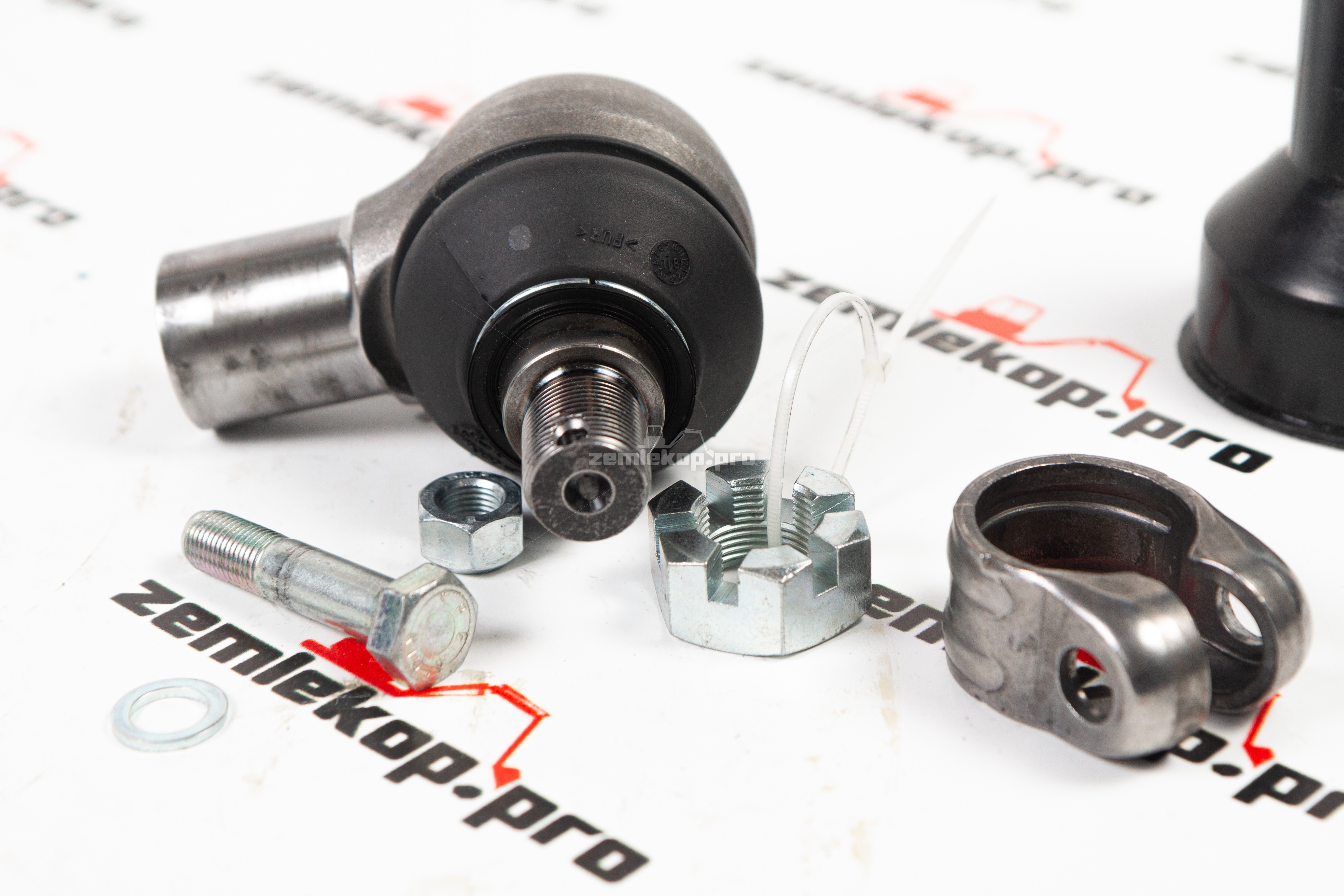 070TR256 Шаровой шарнир DANA