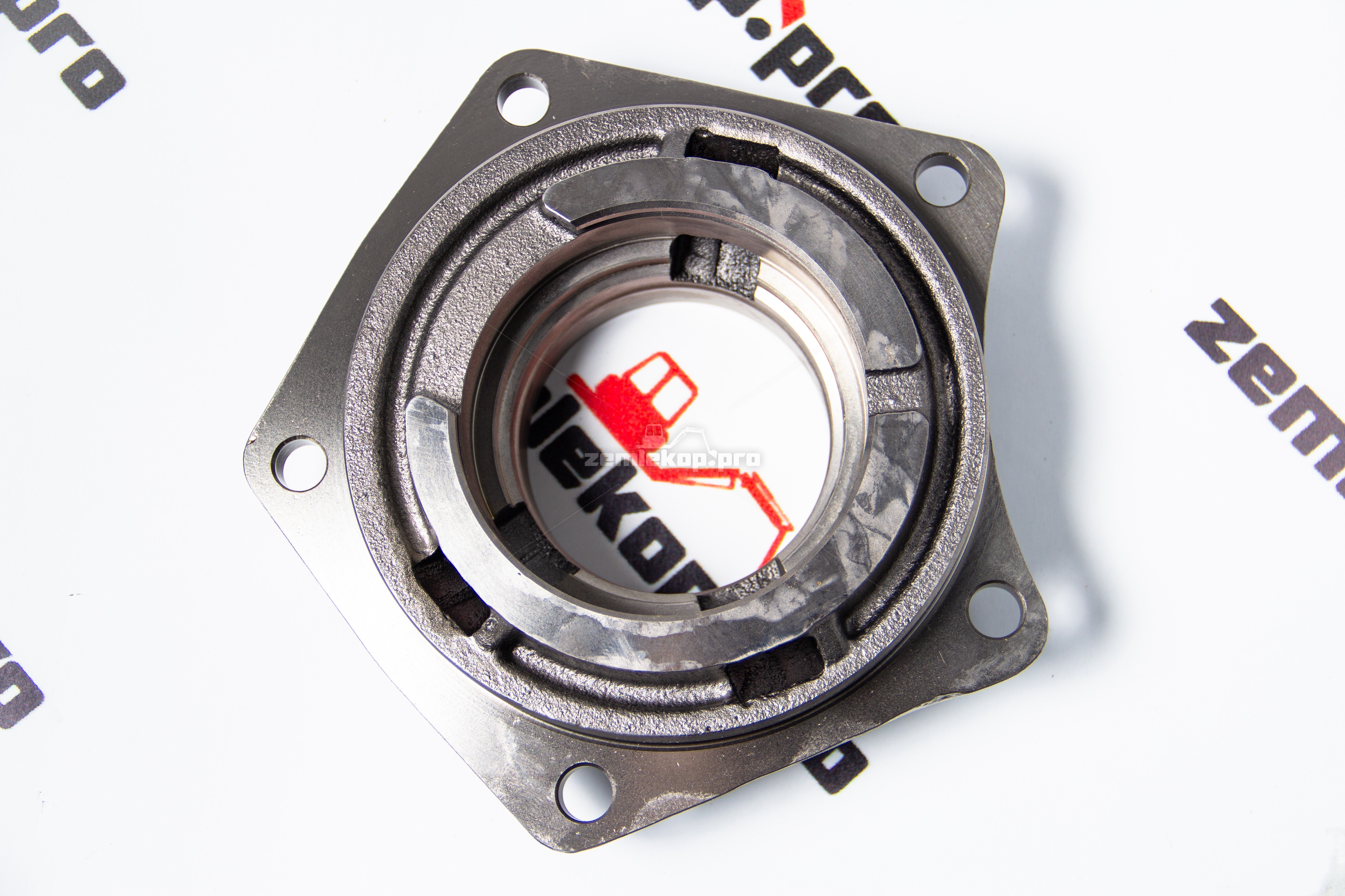 242463 Крышка гидромуфты DANA