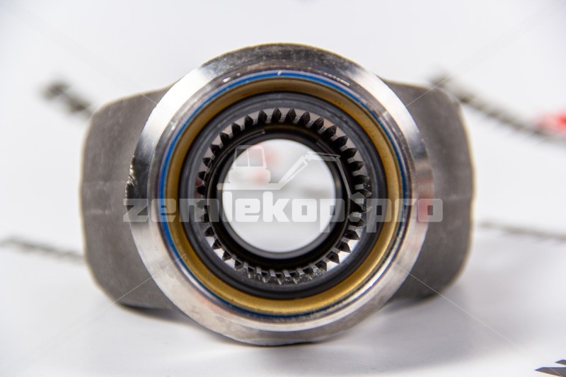 070UE133-X Вилка вала DANA