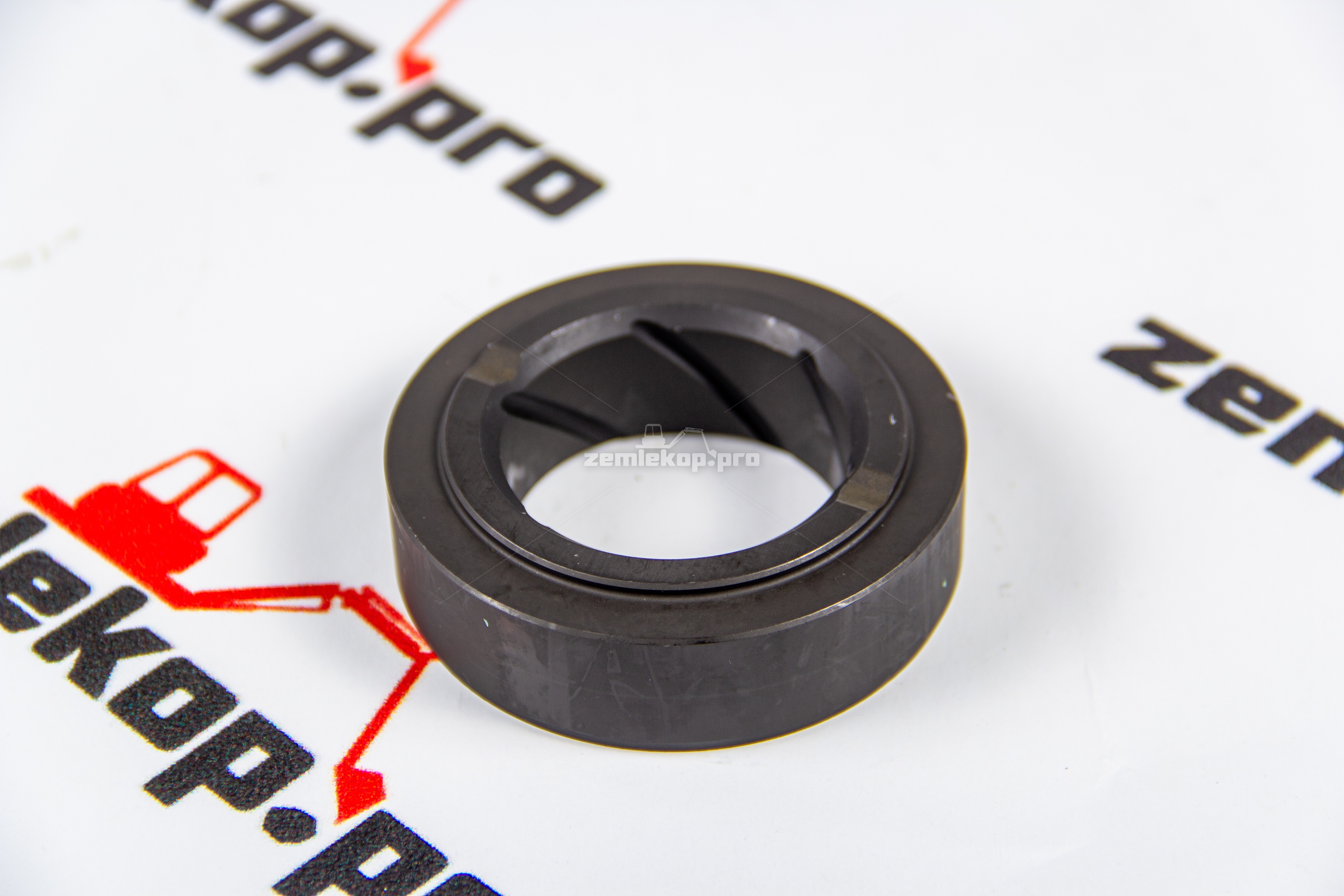 290.06.015.02 Втулка DANA 