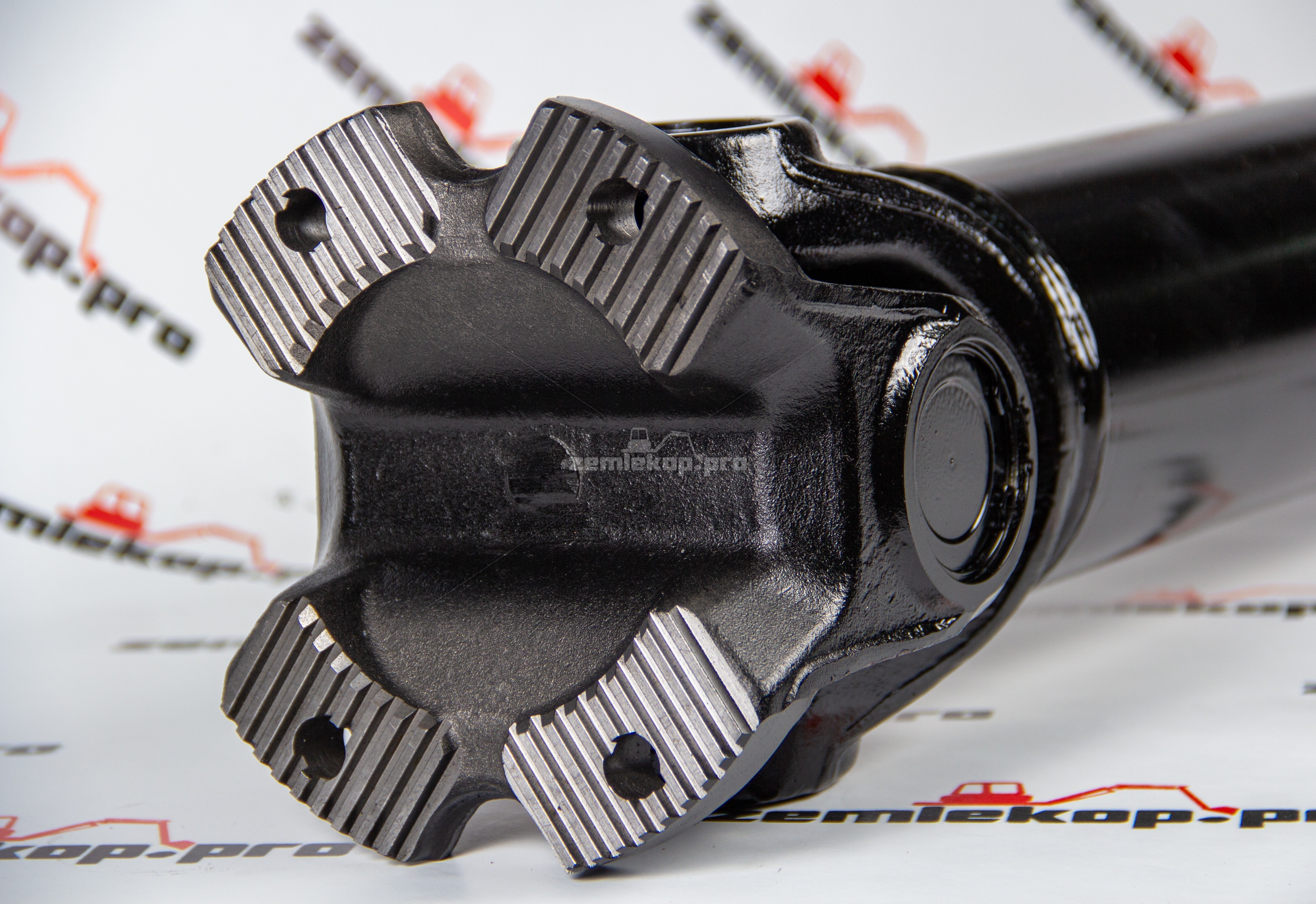 DAS410-9425 Карданный вал 61390308