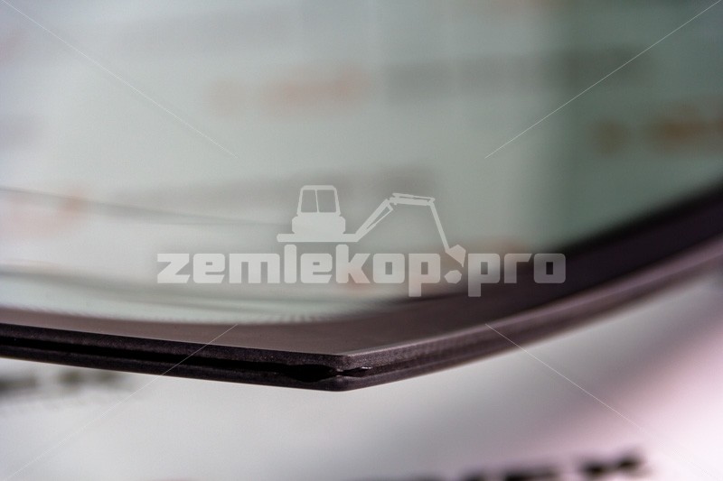 AZ16D471000001 SITRAK Стекло лобовое с датчиком дождя (широкая кабина)