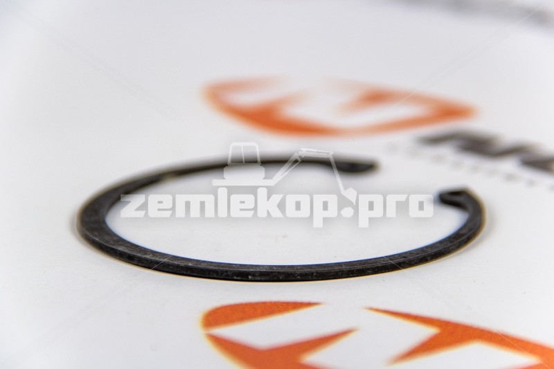 AZ9370313060 SITRAK Кольцо стопорноe крестовины карданного вала Sitrak